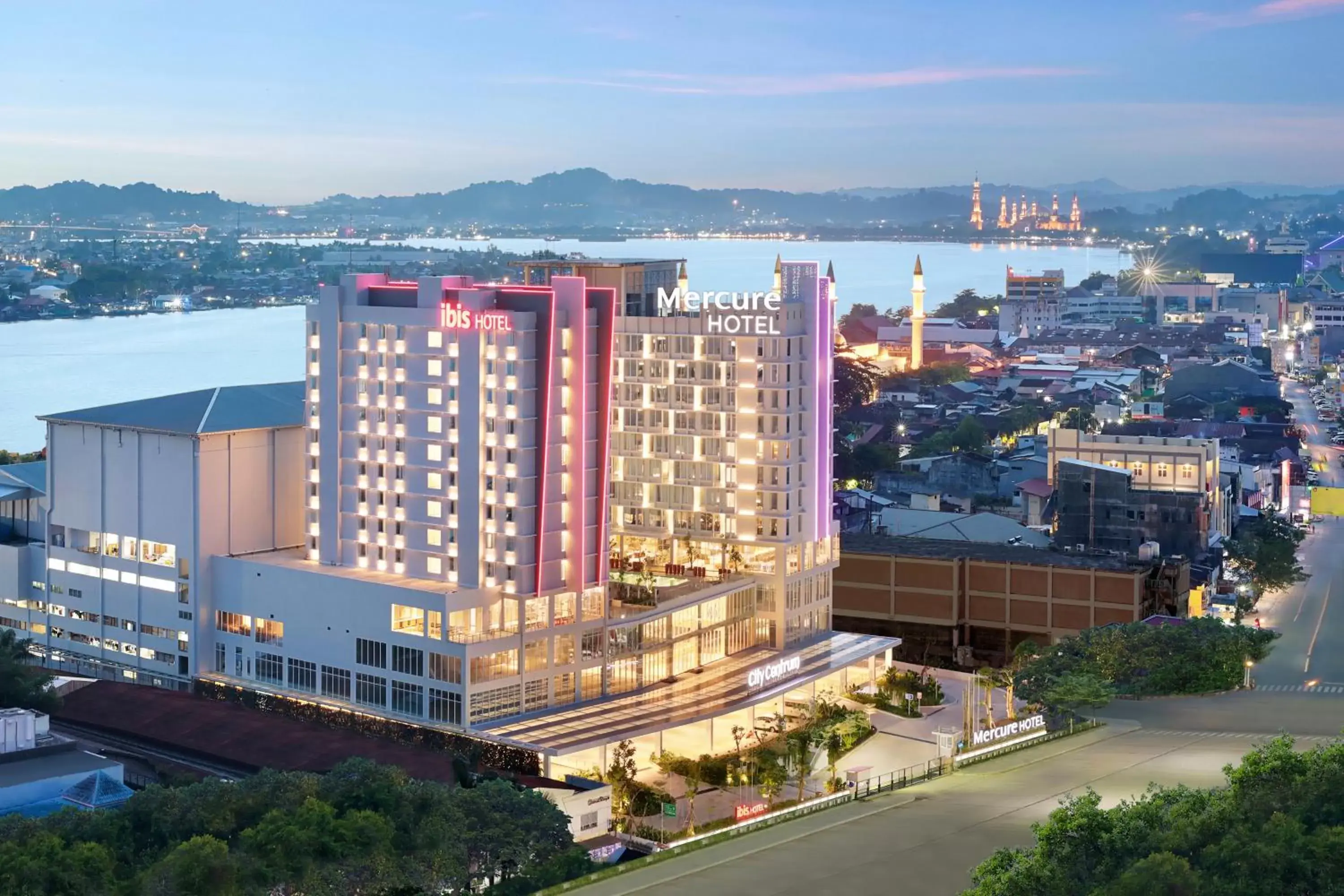 Property building in Ibis Samarinda Property building in Ibis Samarinda