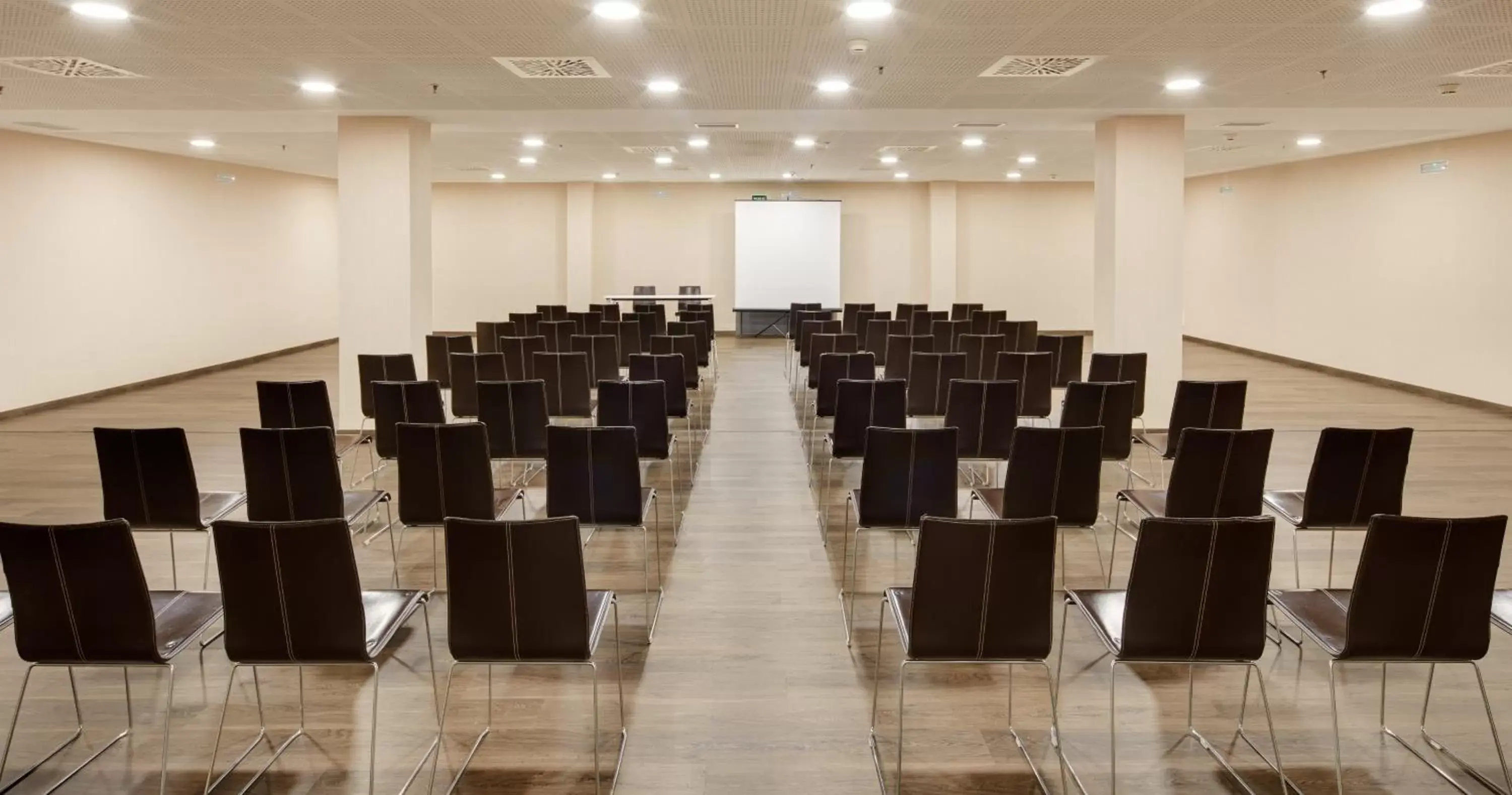 Meeting/conference room in Sercotel Plaza Feria