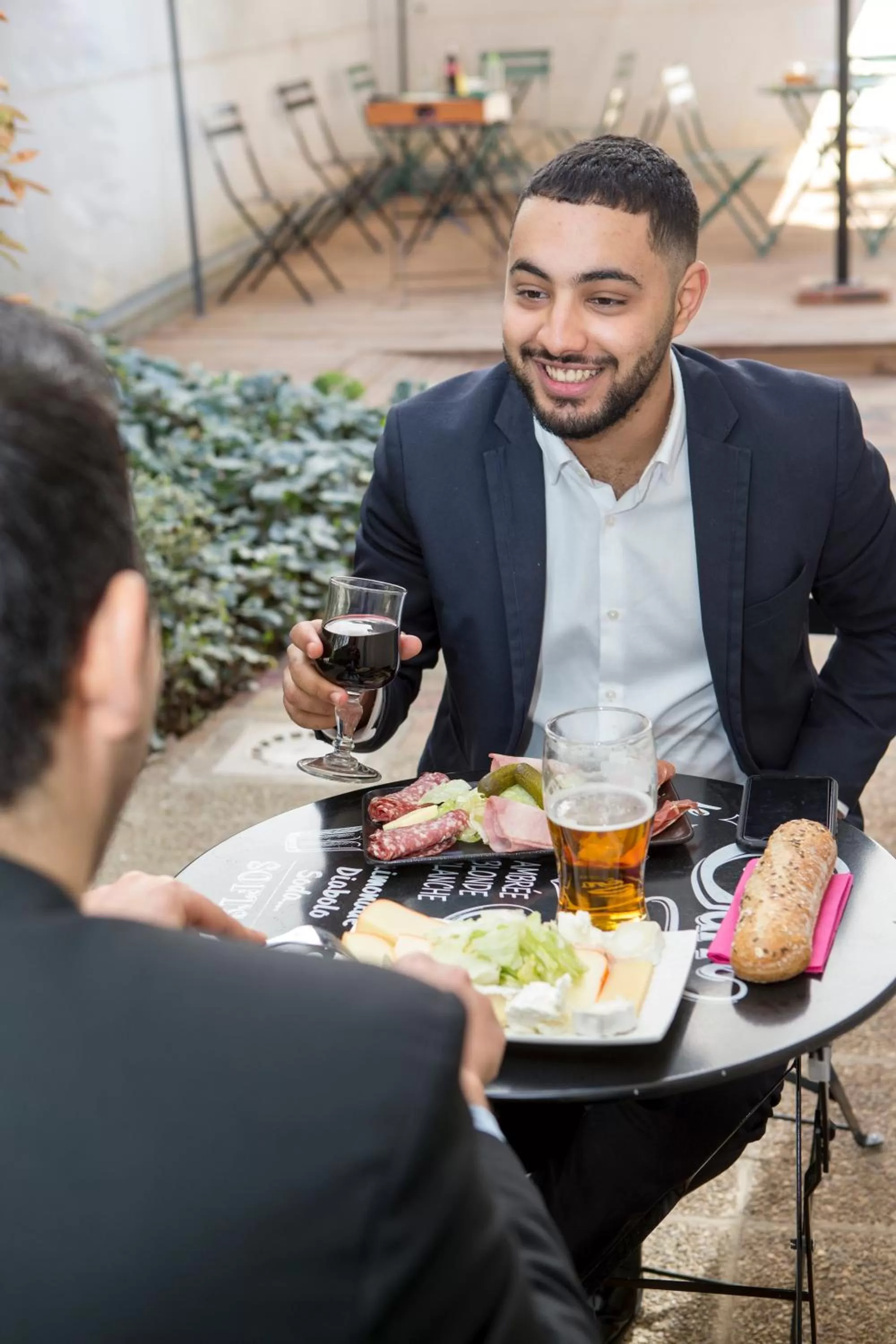 Staff in HOTEL DE PARIS MONTPARNASSE
