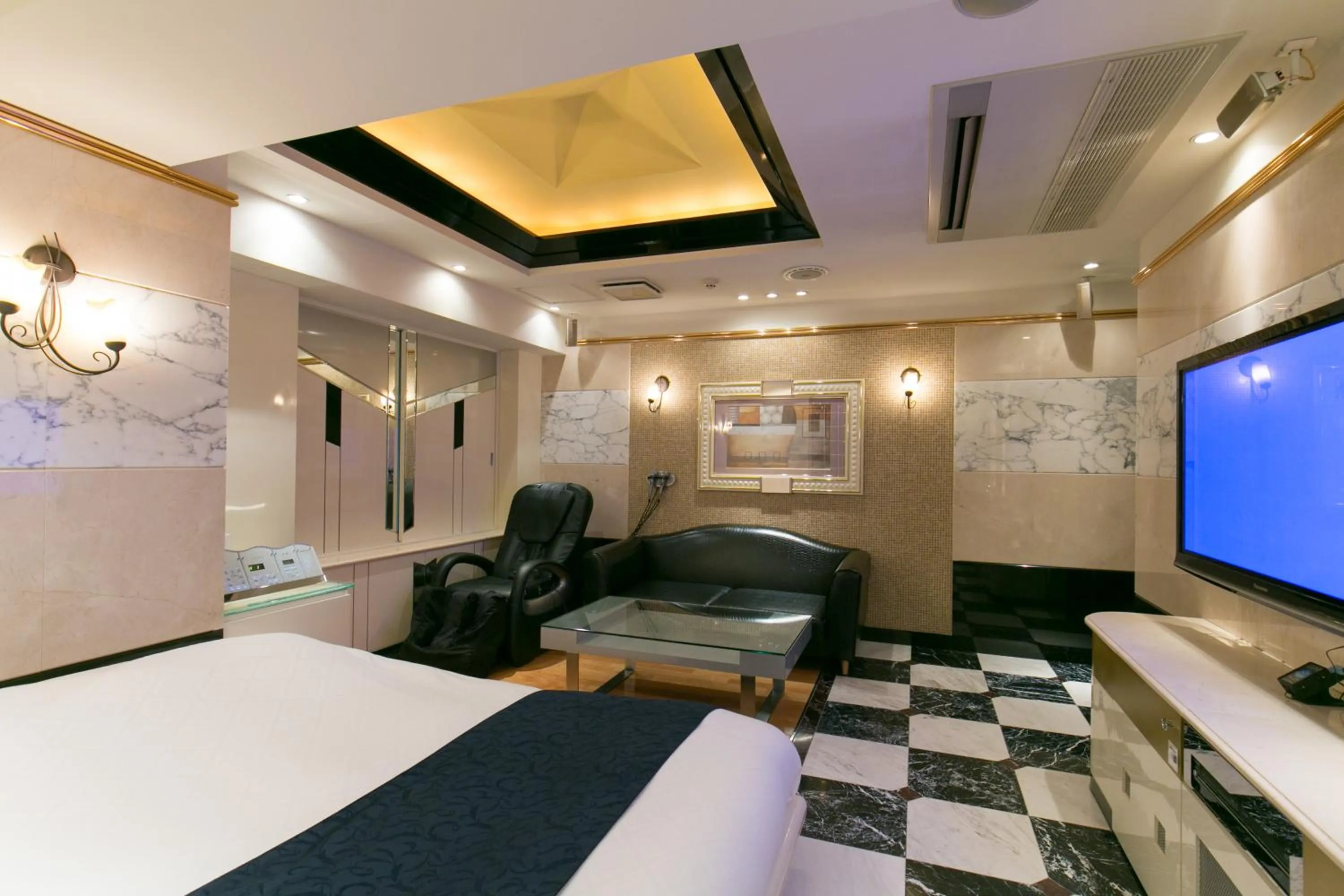 Photo of the whole room, Bed in HOTEL D-WAVE Shinjuku（Adult Only)