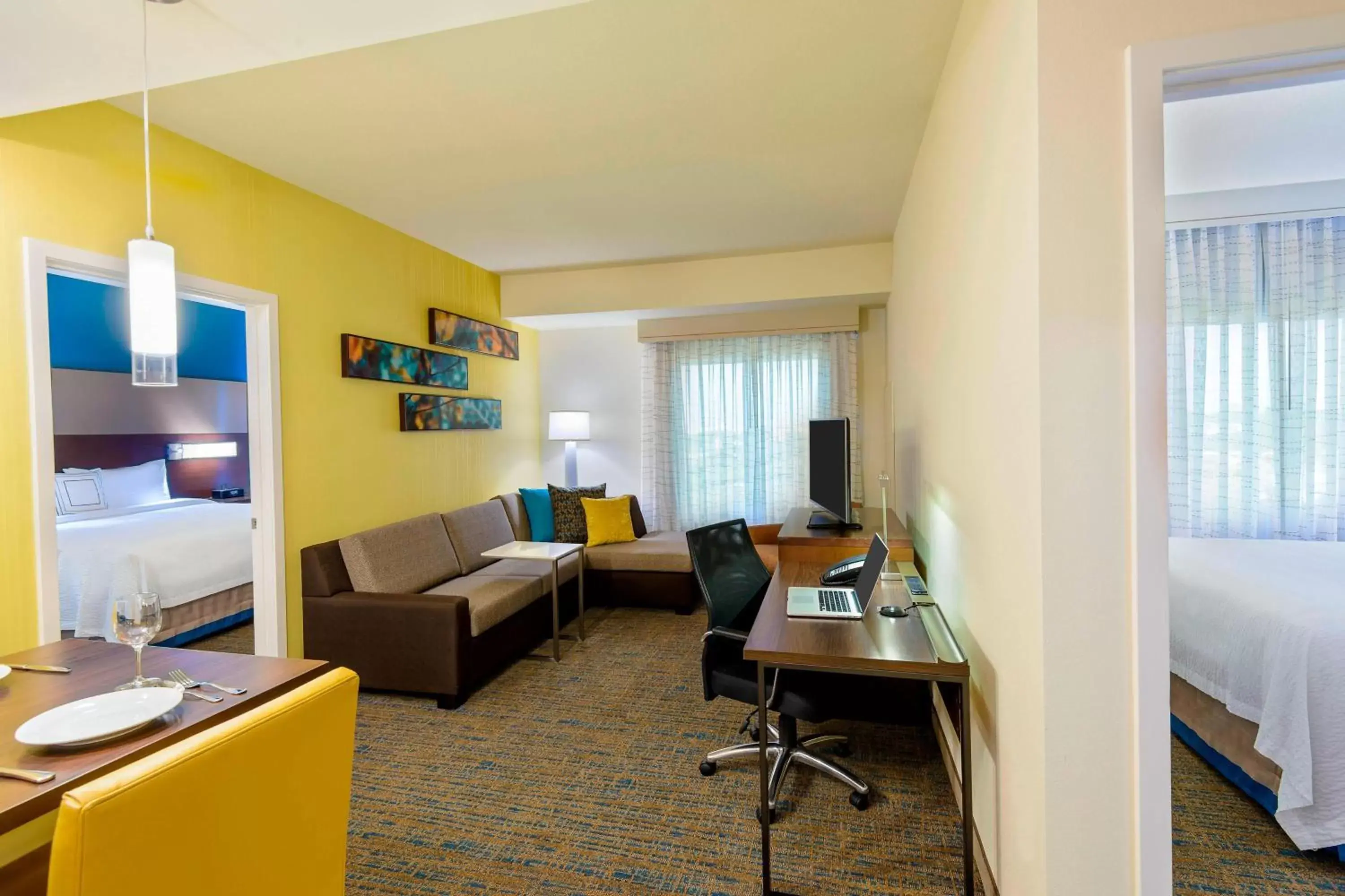 Bedroom, Seating Area in Residence Inn by Marriott Fort Myers at I-75 and Gulf Coast Town Center