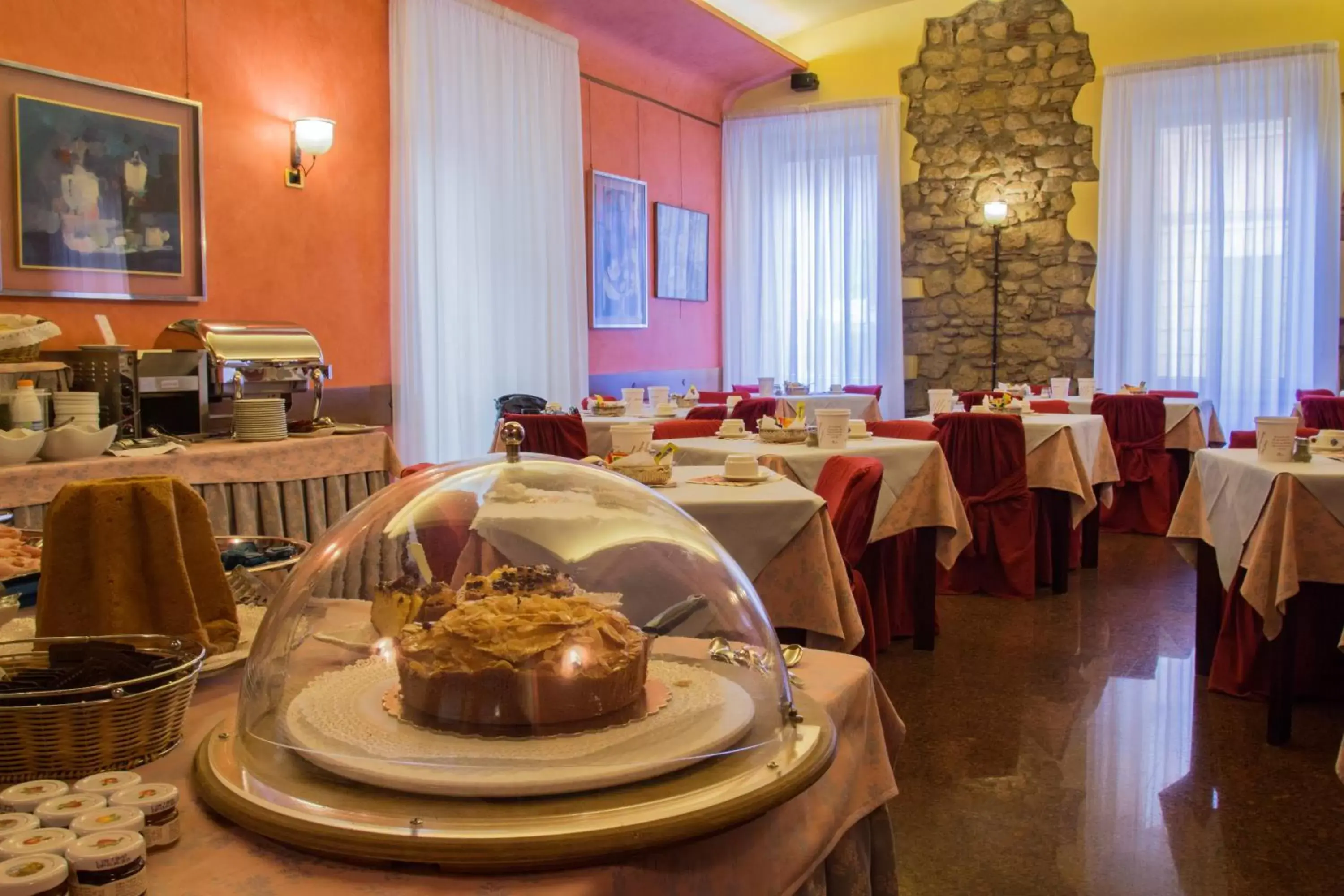 Food, Restaurant/Places to Eat in Hotel Colomba d'Oro