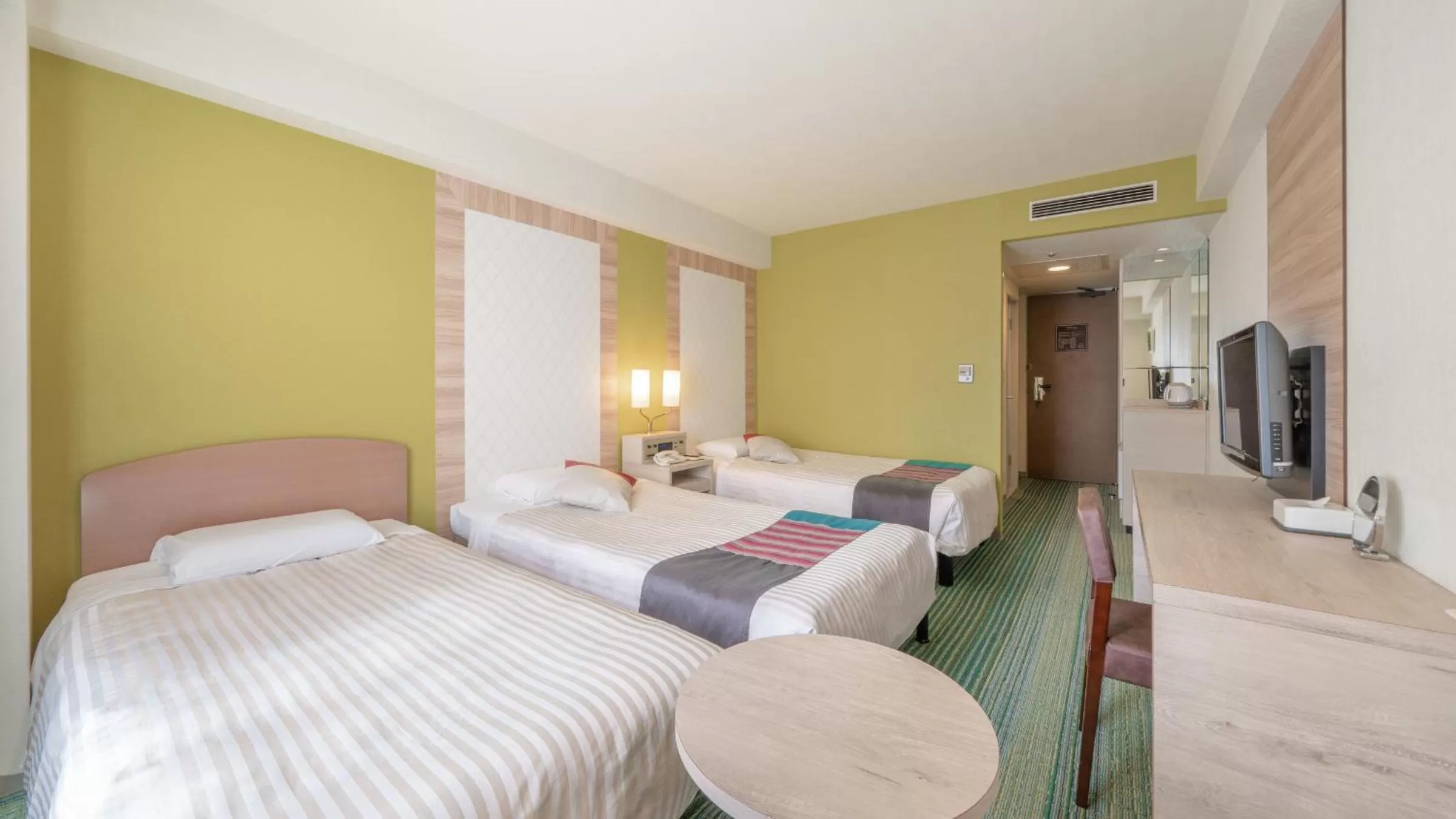 Photo of the whole room, Bed in New Otani Inn Sapporo