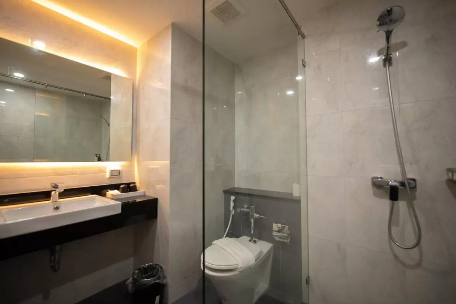 Bathroom in Lewit Hotel Pattaya, a member of Radisson Individuals