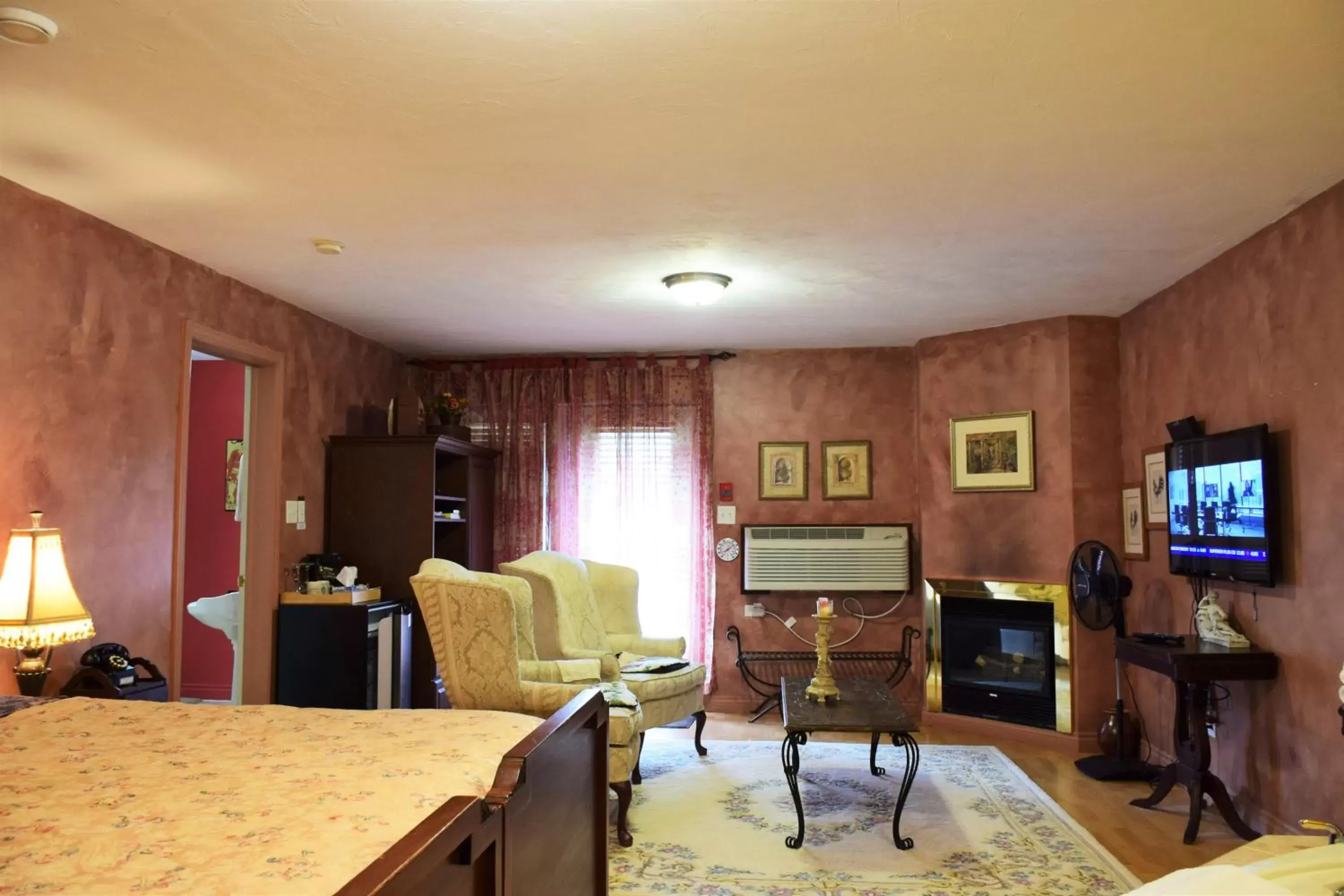 Bathroom, Seating Area in Auberge Wild Rose Inn