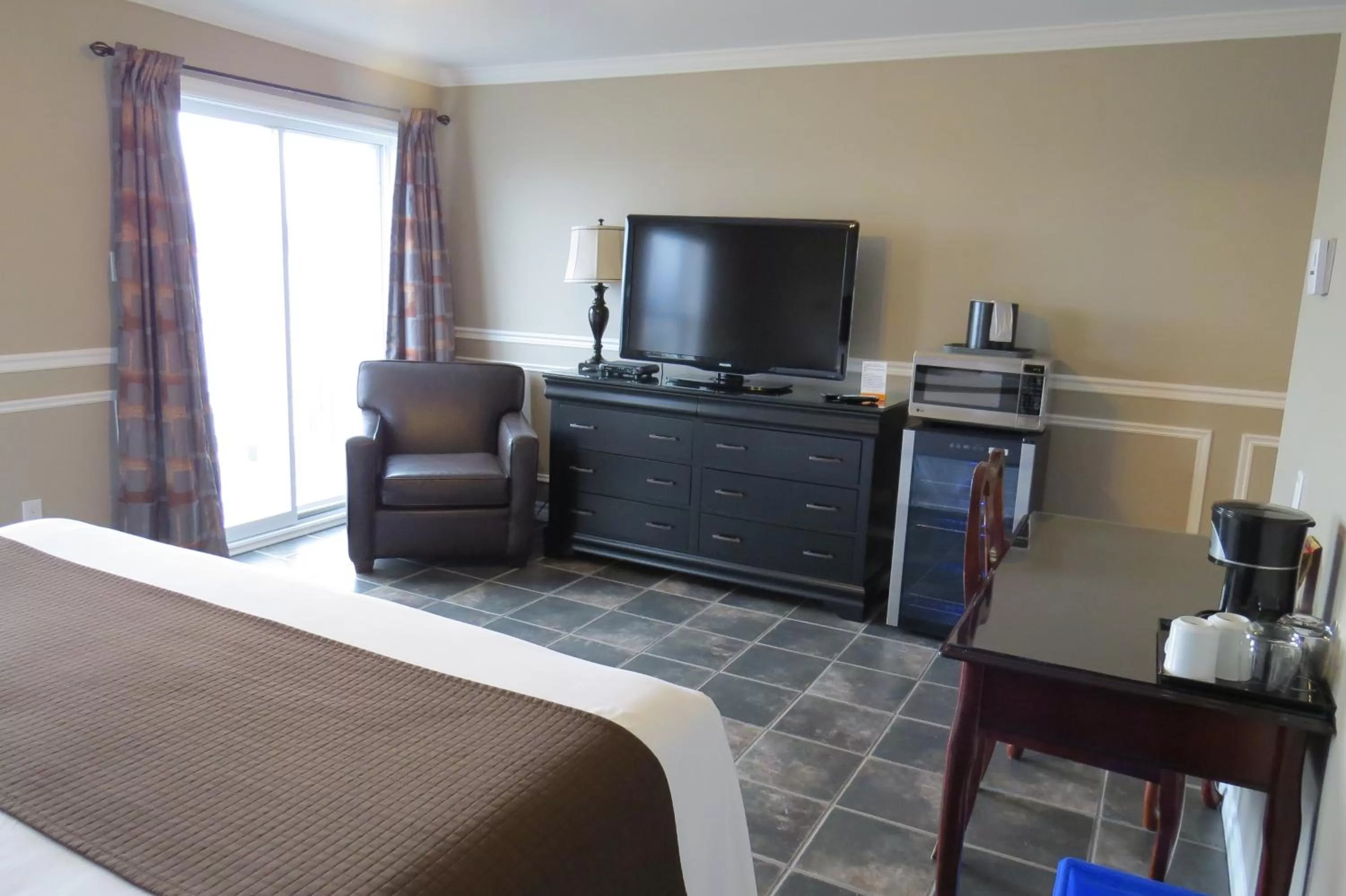 TV/Entertainment Center in Dockside Suites