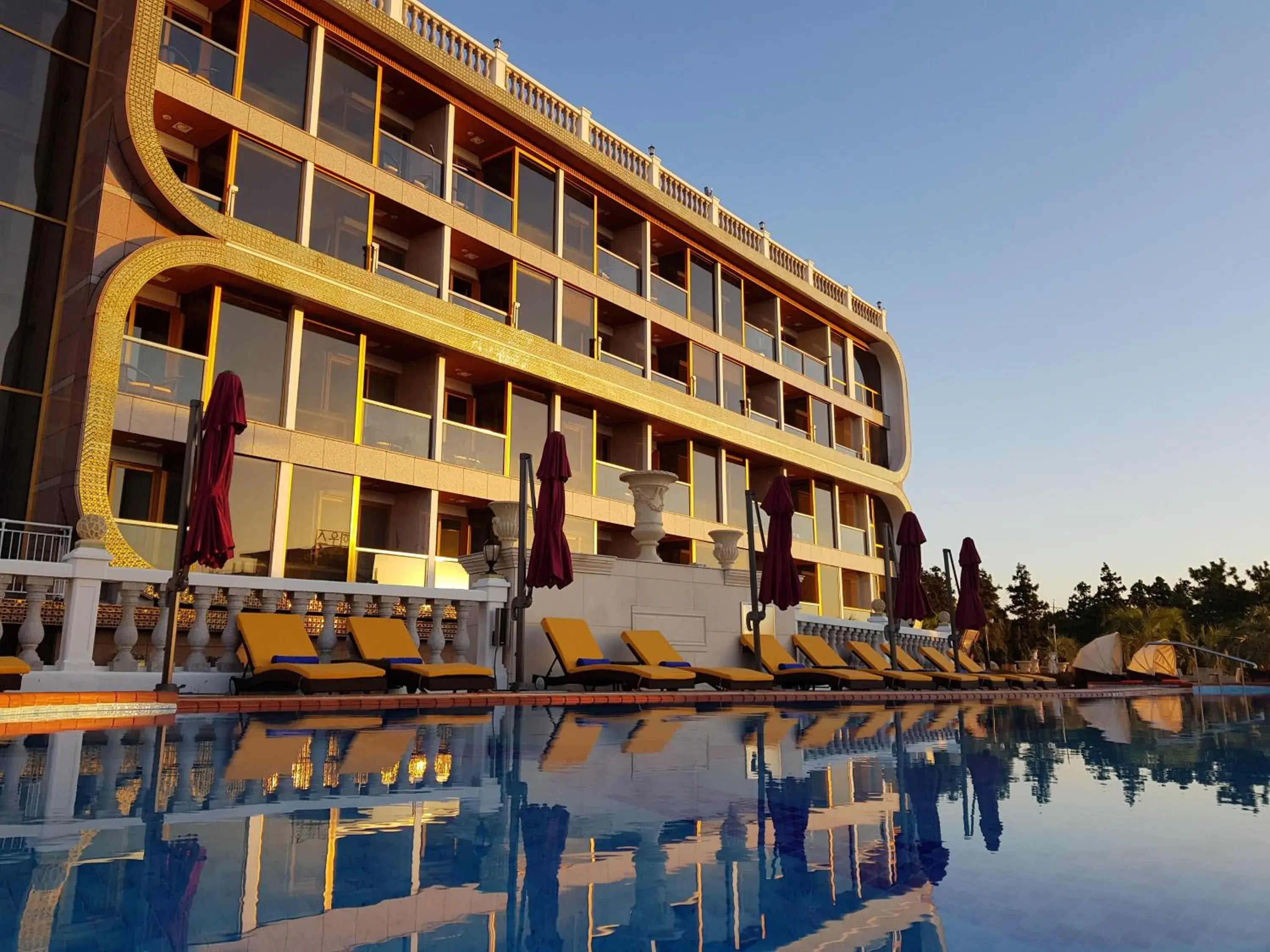 Property building, Swimming Pool in GoldOne Hotel & Suites