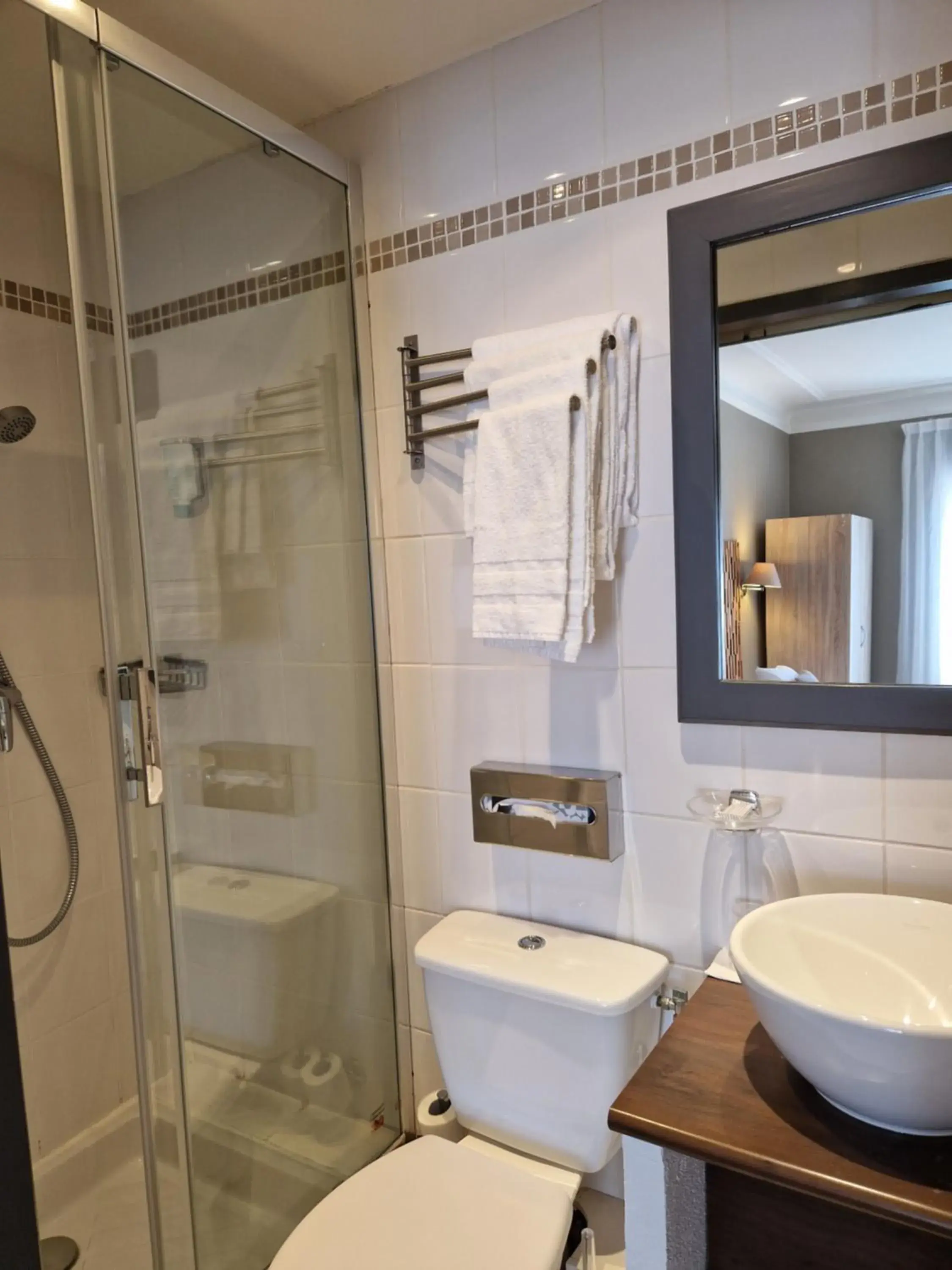 Toilet, Bathroom in Hôtel La Villa Tosca