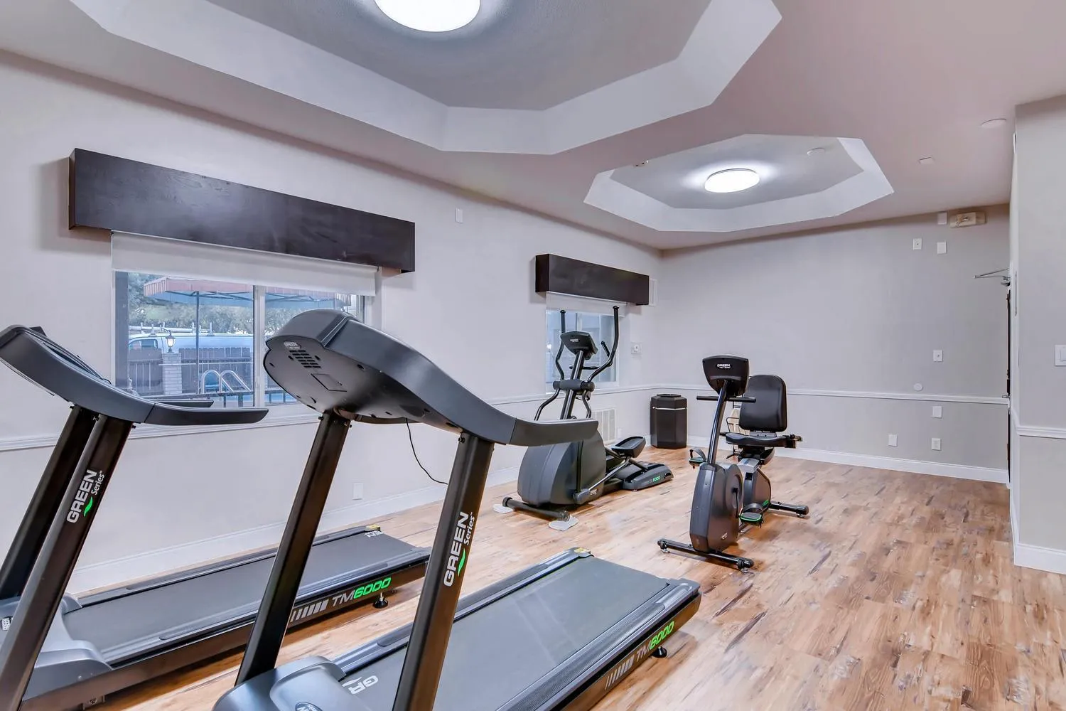 Fitness centre/facilities in Orangewood Inn and Suites Midtown