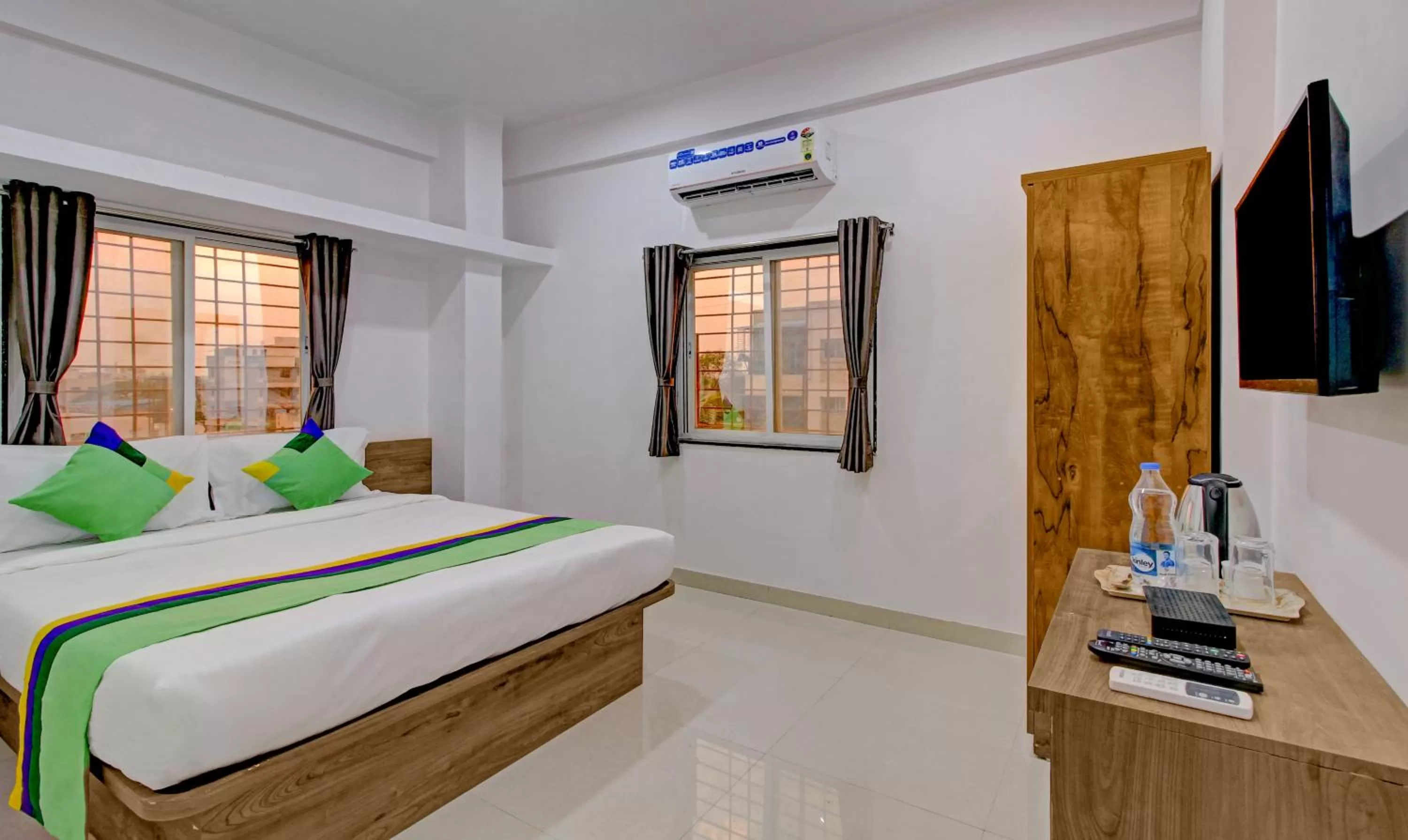 Bed in Treebo Trend White House