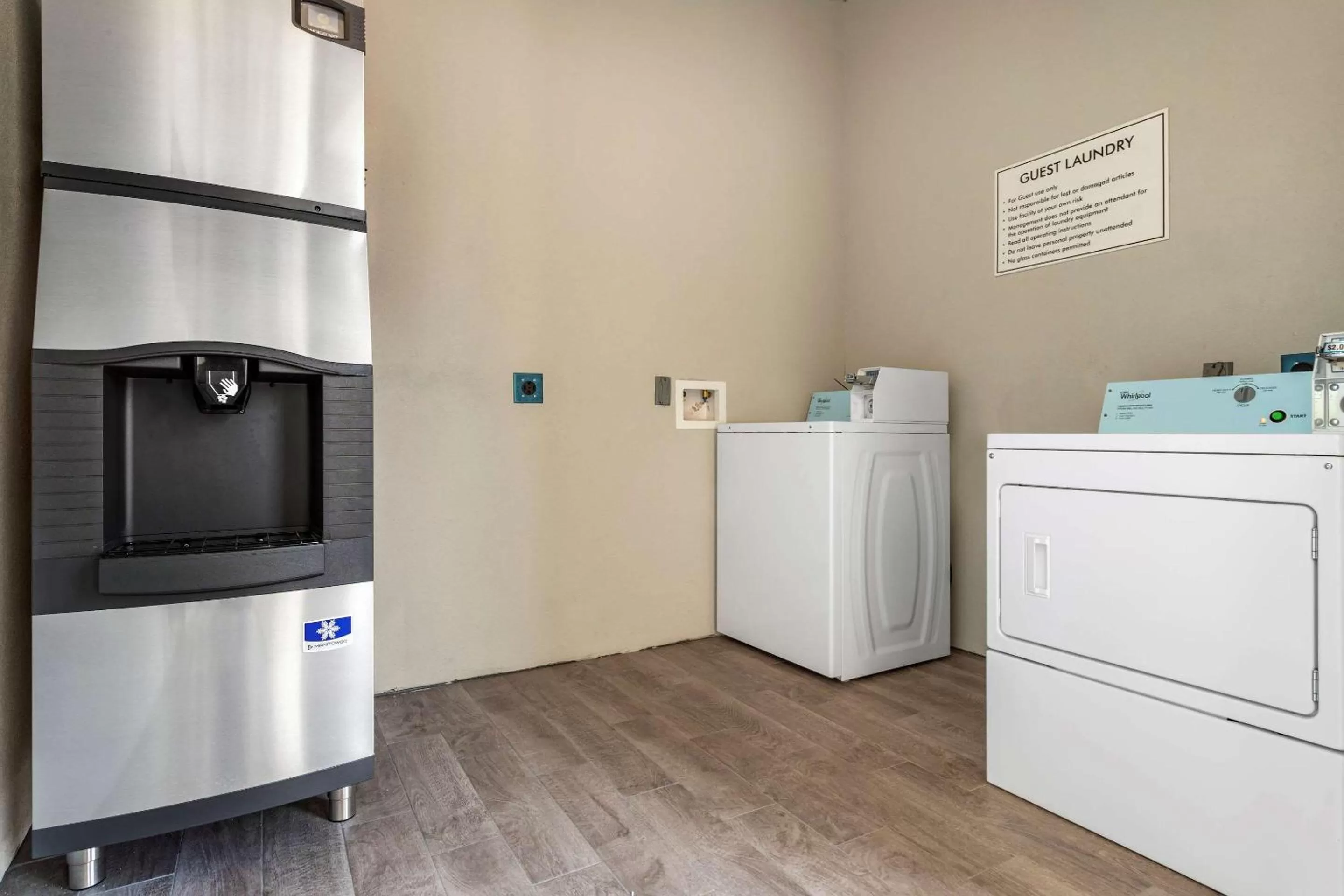 laundry in Clarion Pointe Port Arthur-Beaumont South