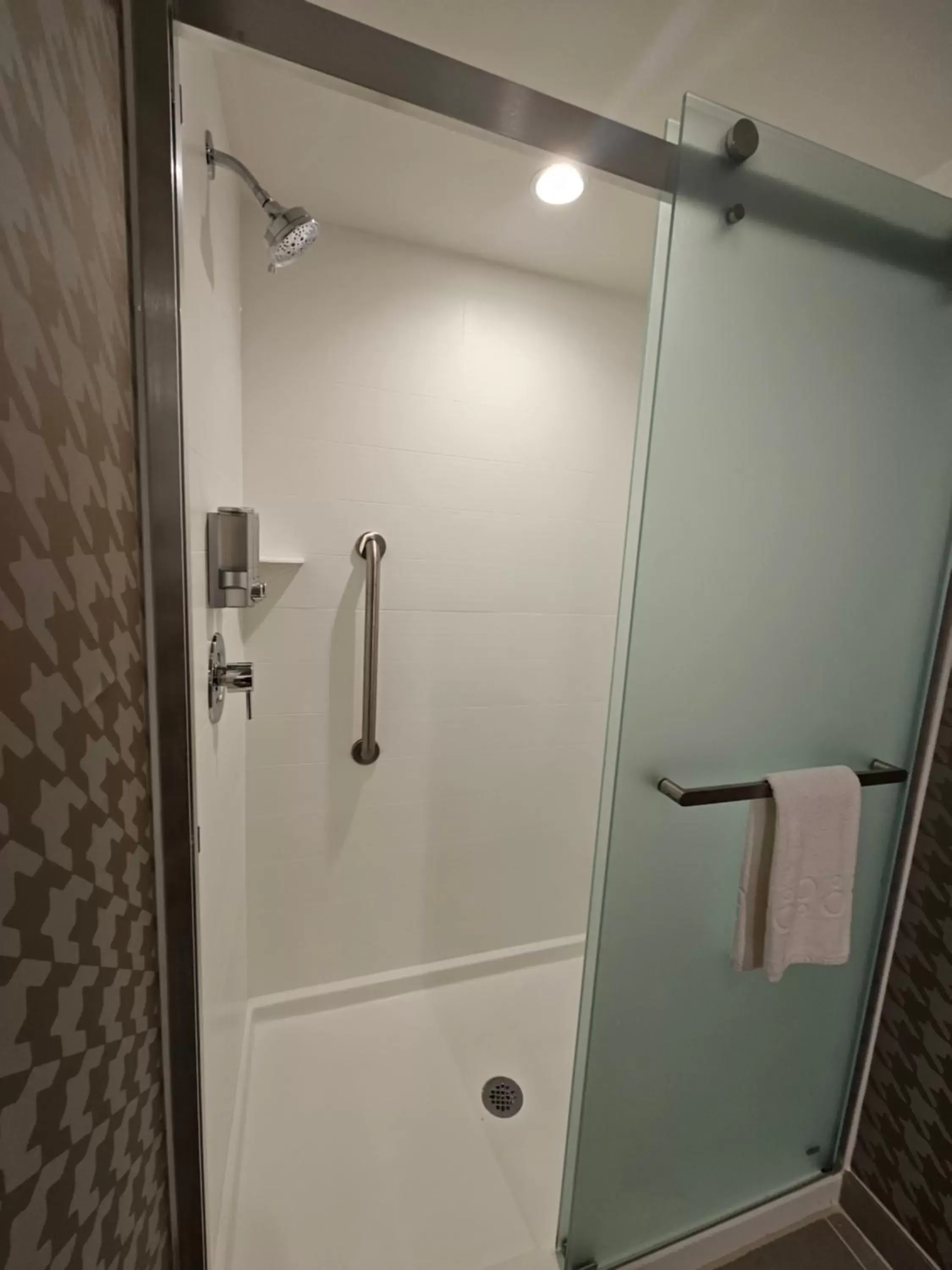 Shower, Bathroom in Home2 Suites By Hilton Allentown Bethlehem Airport