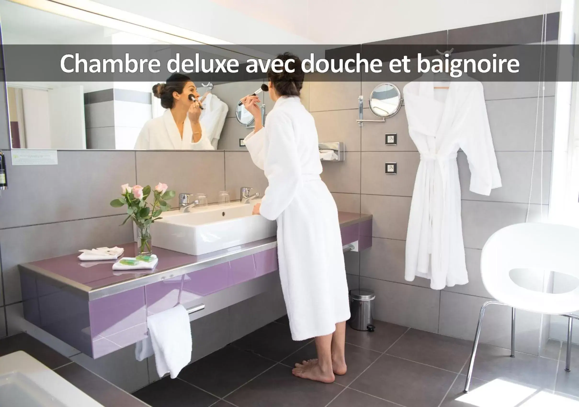 Shower in Hôtel La Ferme de Bourran