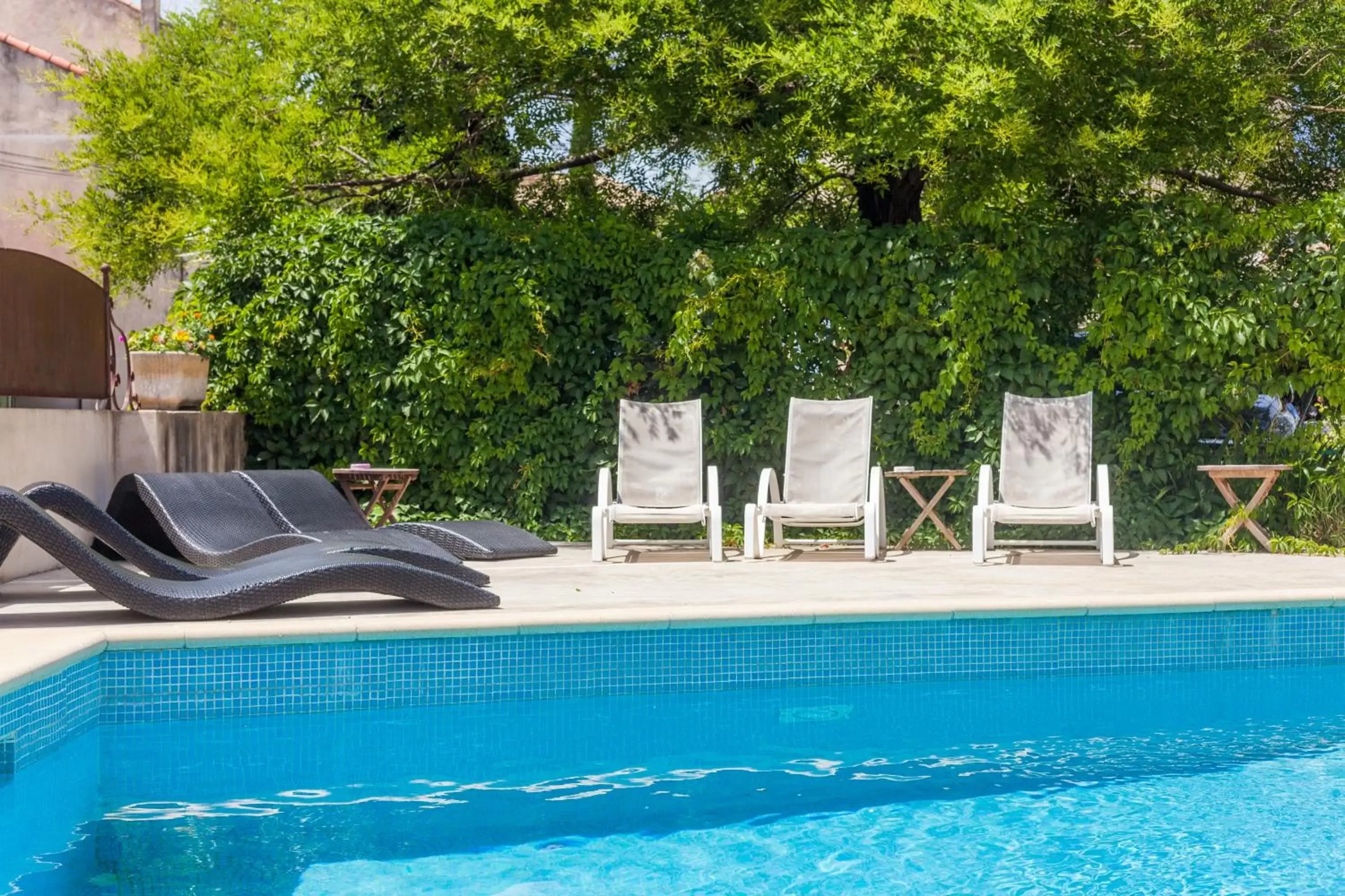 Swimming pool in Logis Auberge De Tavel Swimming pool in Logis Auberge De Tavel