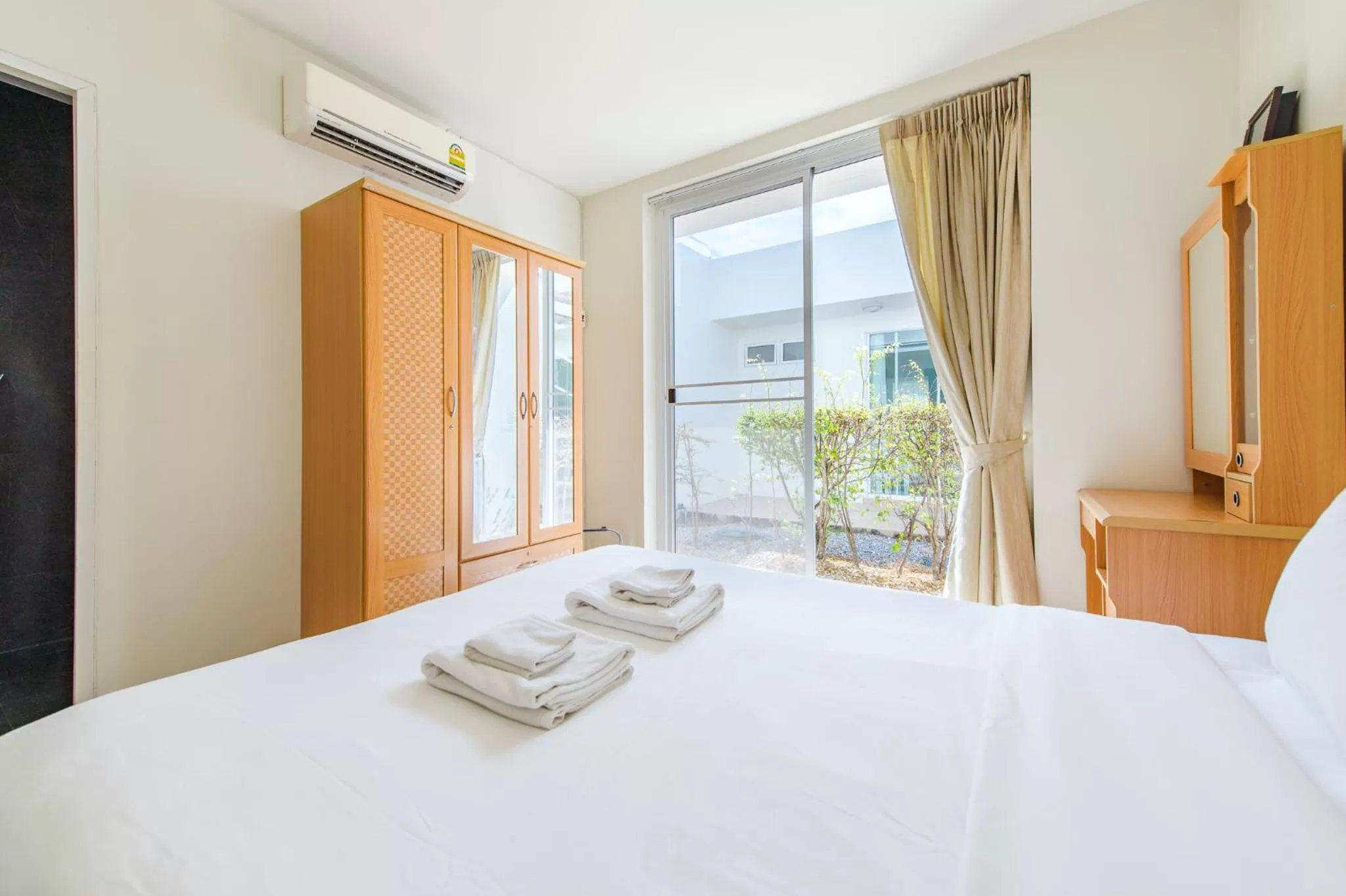 Bedroom, Bed in The Beach Village Resort