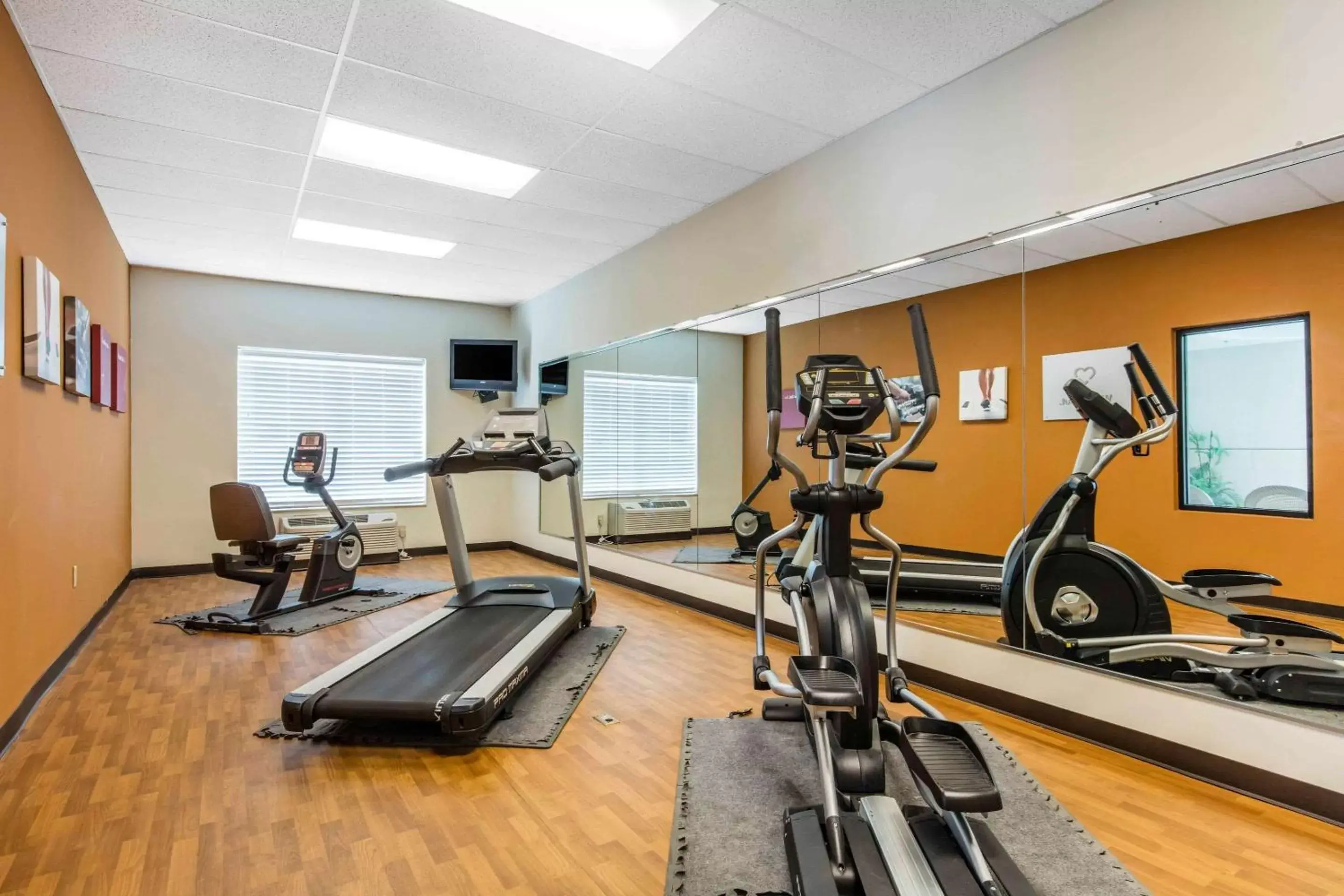 Fitness centre/facilities, Fitness Center/Facilities in Comfort Suites Murfreesboro