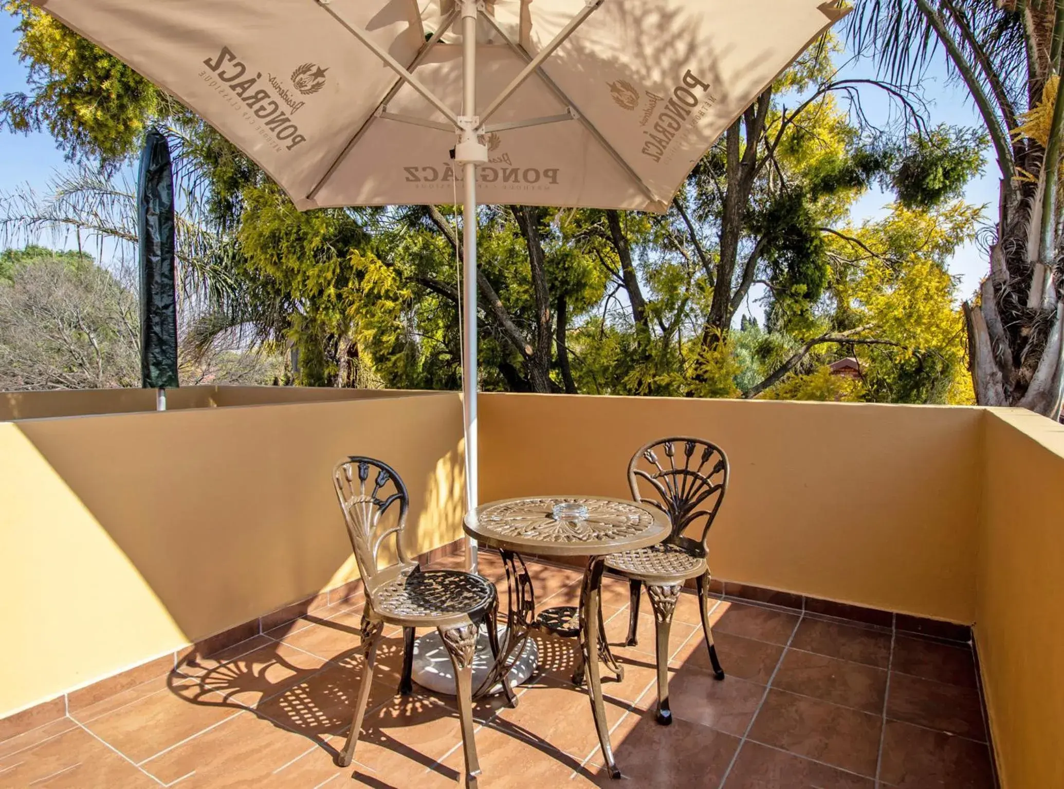 Patio in Sunward Park Guest House & Conference Center