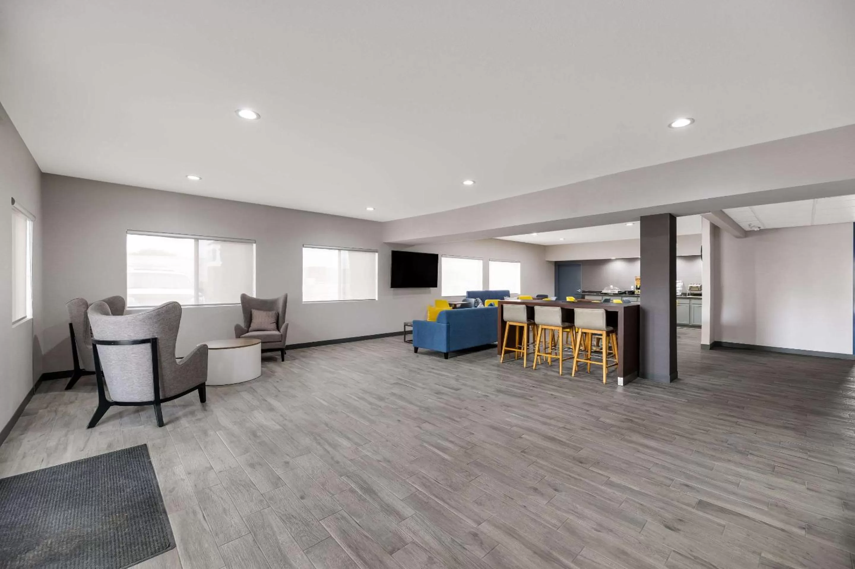 Communal lounge/ TV room in Quality Inn & Suites Artesia