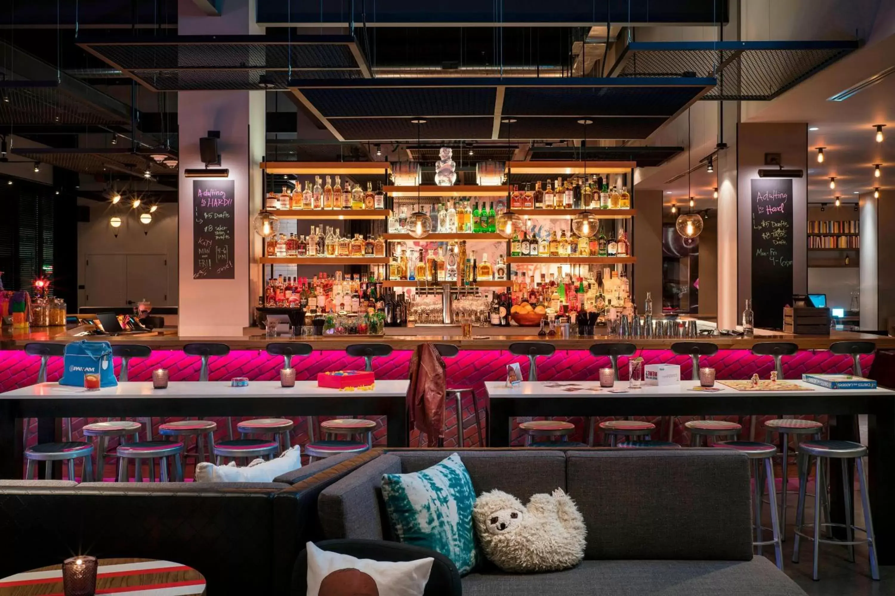 Restaurant/places to eat in Moxy Chicago Downtown