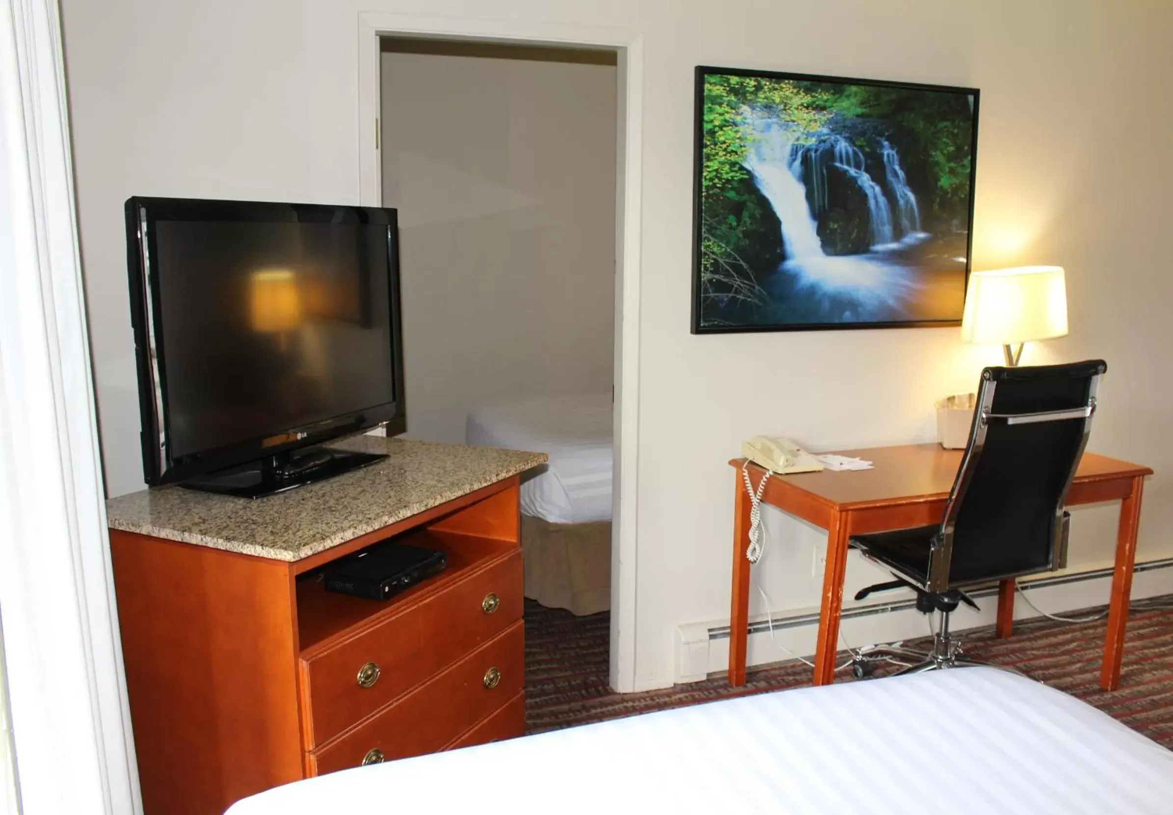 TV and multimedia, TV/Entertainment Center in Ramada by Wyndham Campbell River