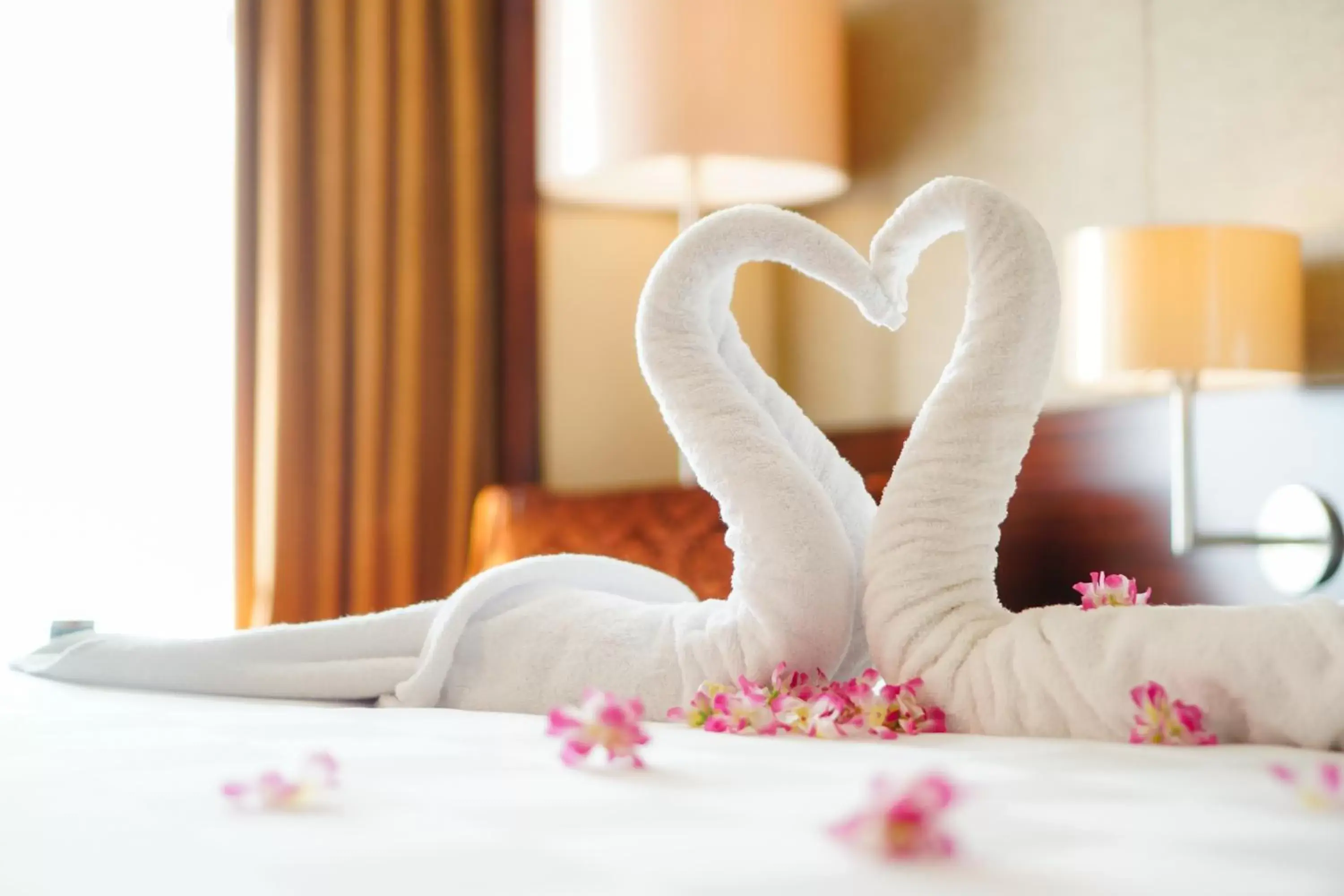 Bedroom, Bed in Swiss-Belhotel Serpong Bedroom, Bed in Swiss-Belhotel Serpong