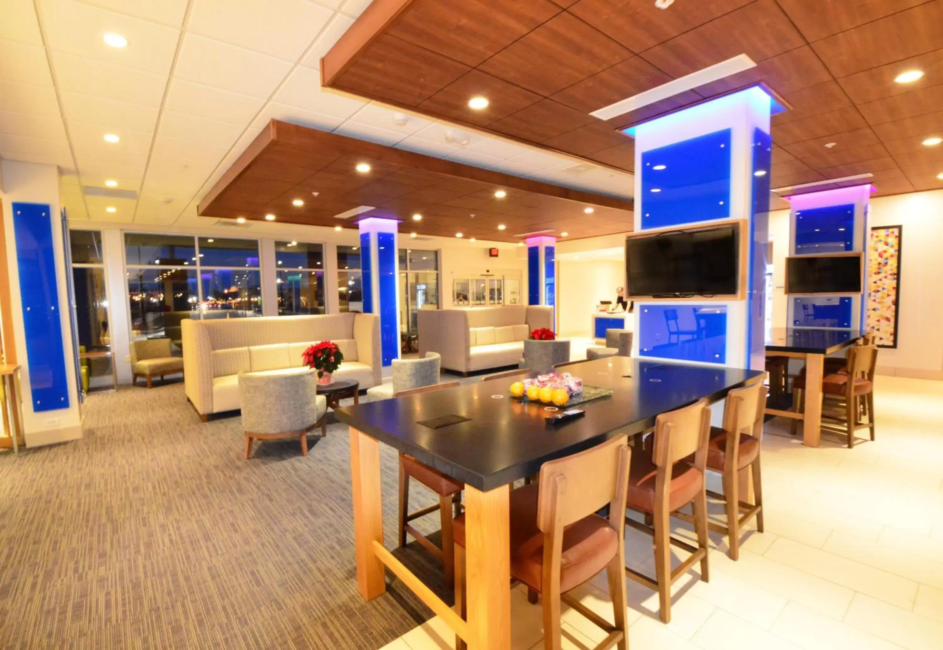 Property building in Holiday Inn Express & Suites Toledo South - Perrysburg by IHG Property building in Holiday Inn Express & Suites Toledo South - Perrysburg by IHG