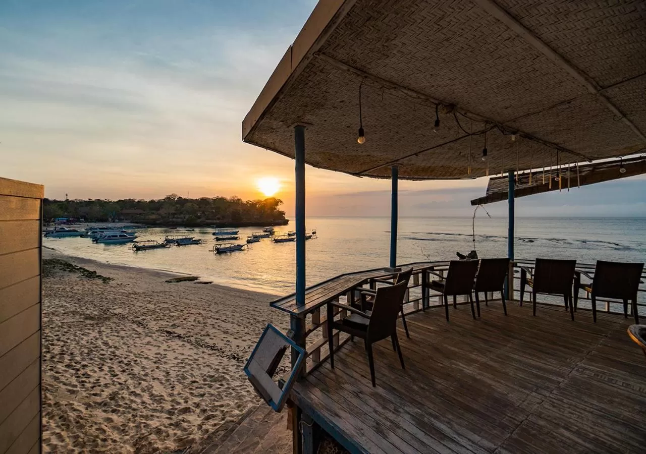 Restaurant/places to eat in Mushroom Beach Bungalows