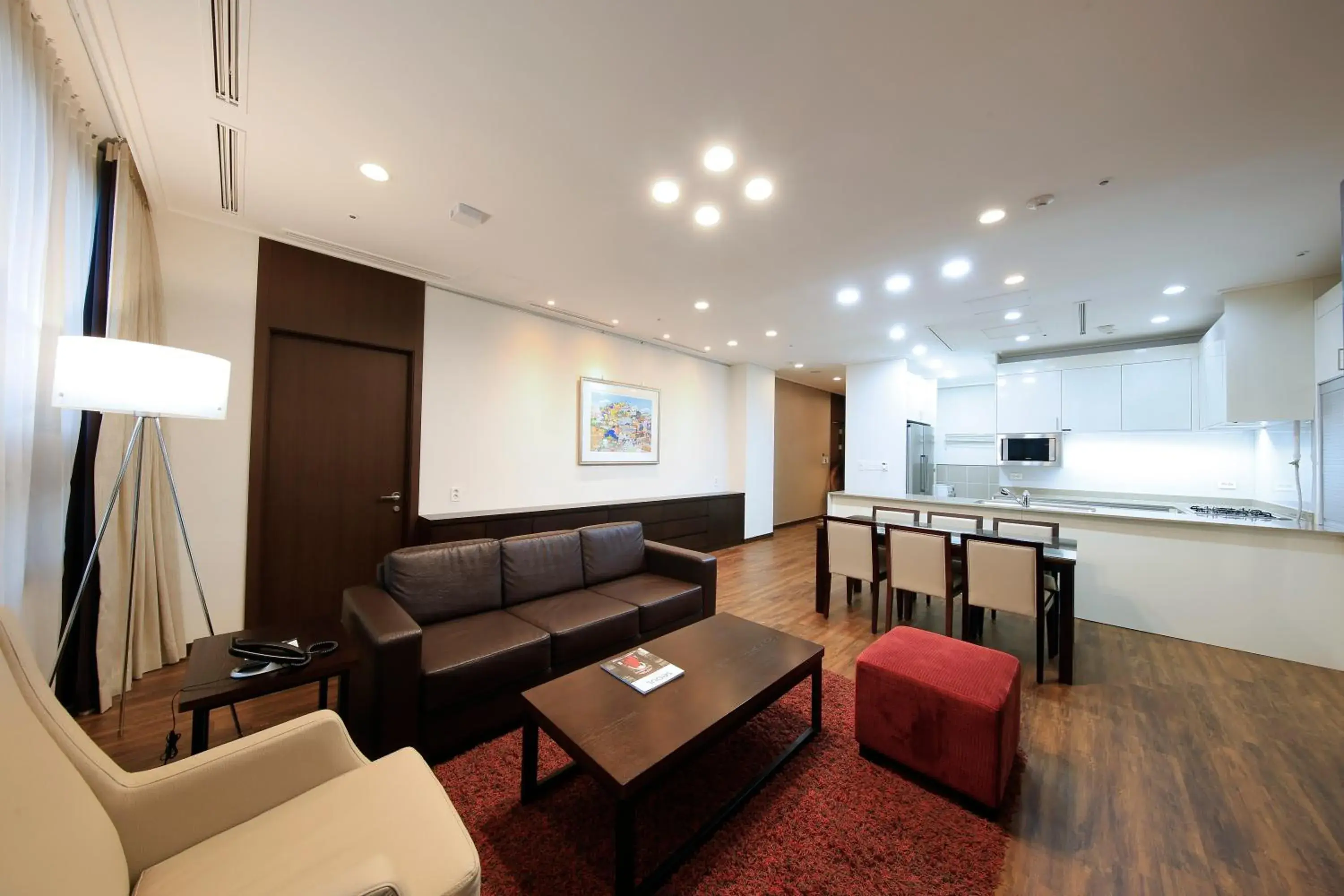 Kitchen or kitchenette, Seating Area in Orakai Insadong Suites