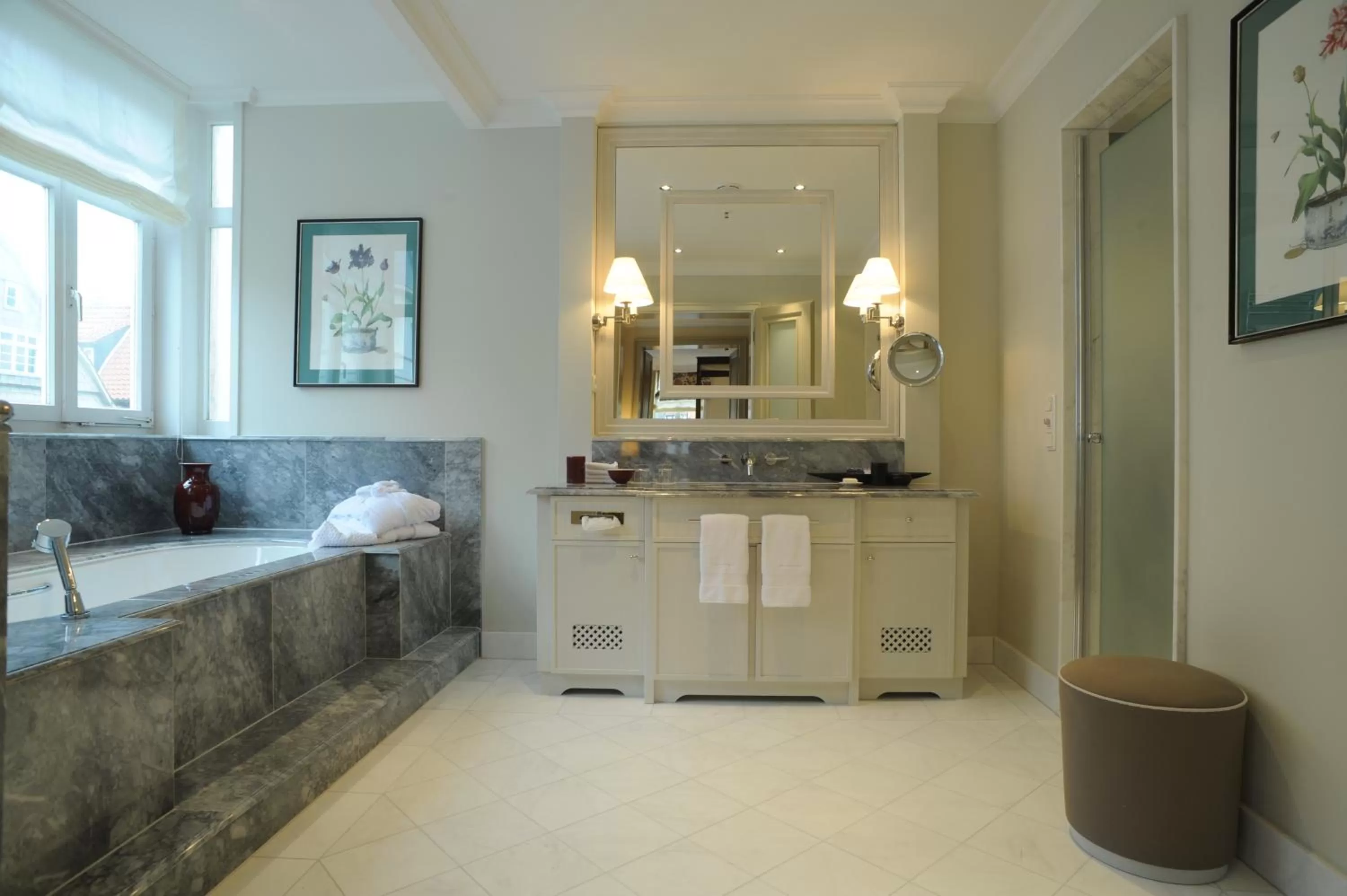 Bathroom in Hotel Detmolder Hof