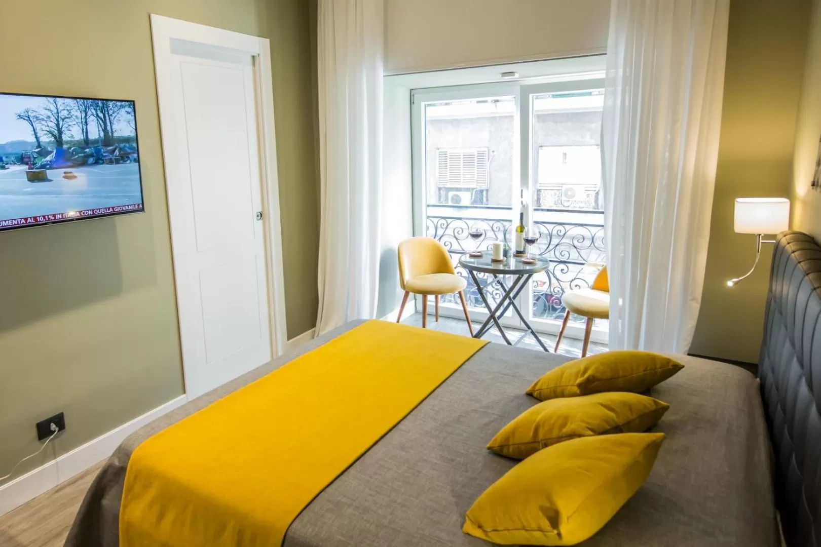 Bedroom, Bed in B&B Art House