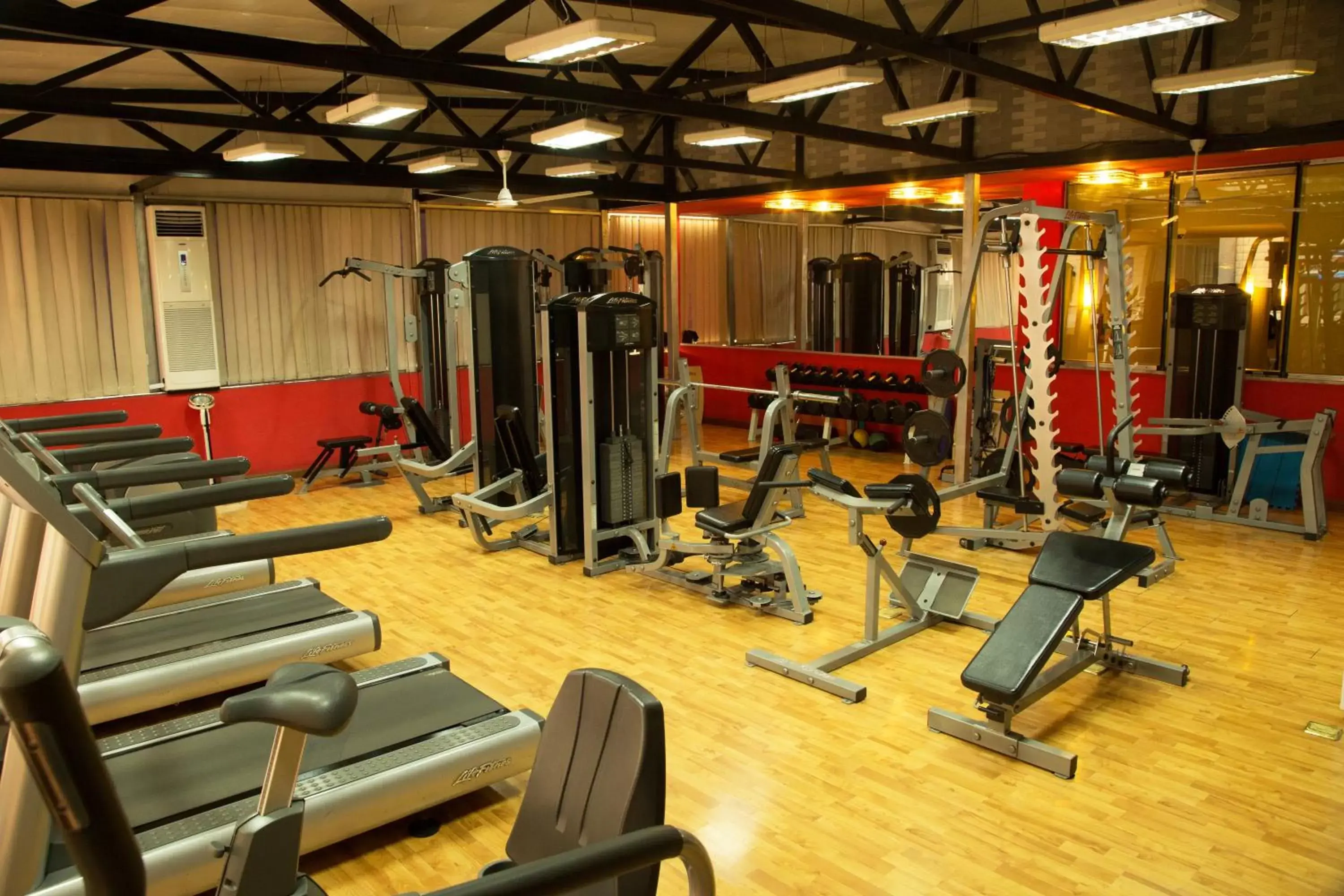 Lounge or bar, Fitness Center/Facilities in Jupiter International Hotel - Cazanchis