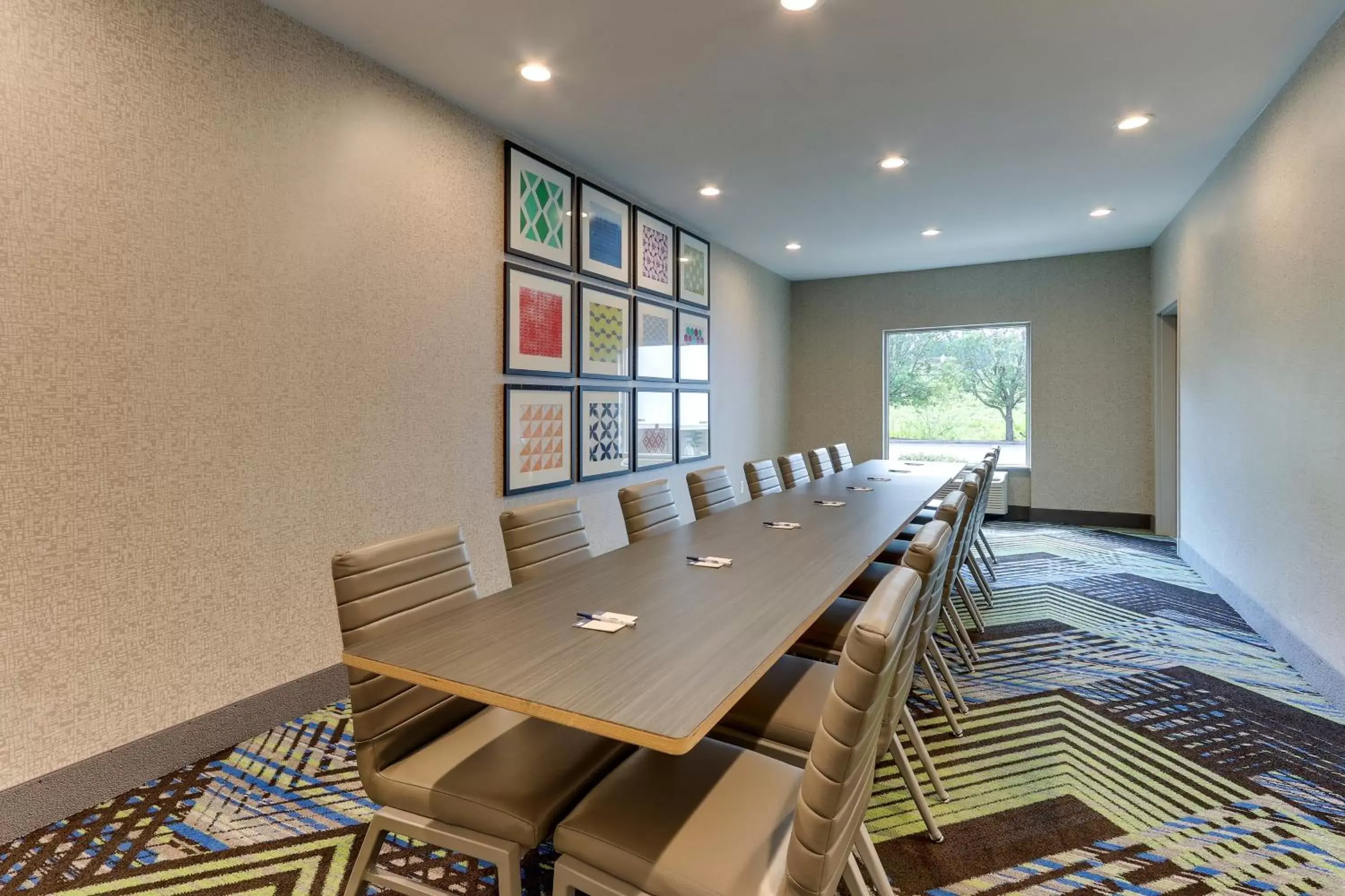 Meeting/conference room in Holiday Inn Express Hotel & Suites Corbin, an IHG Hotel