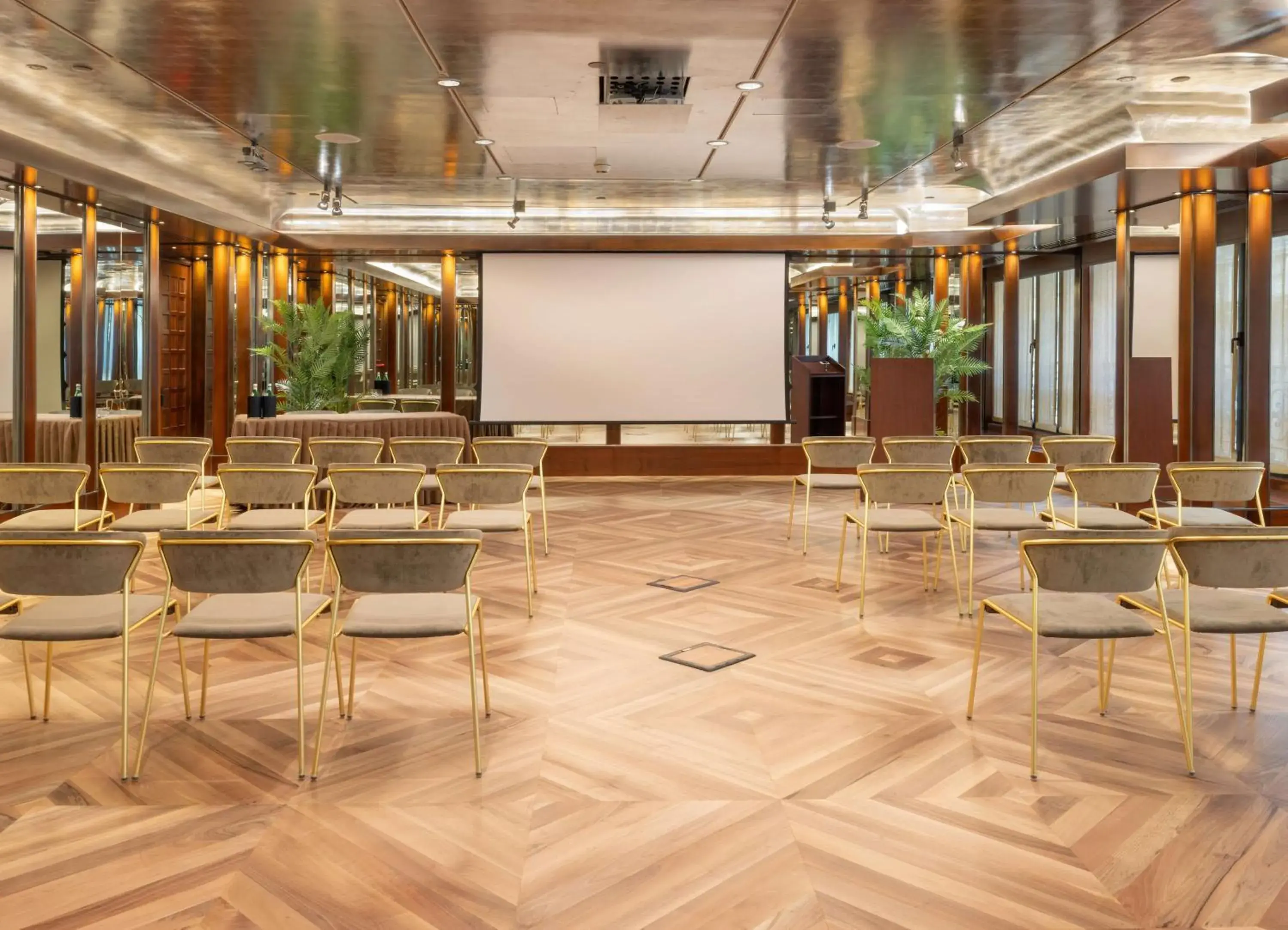 Meeting/conference room in Park Hyatt Milano