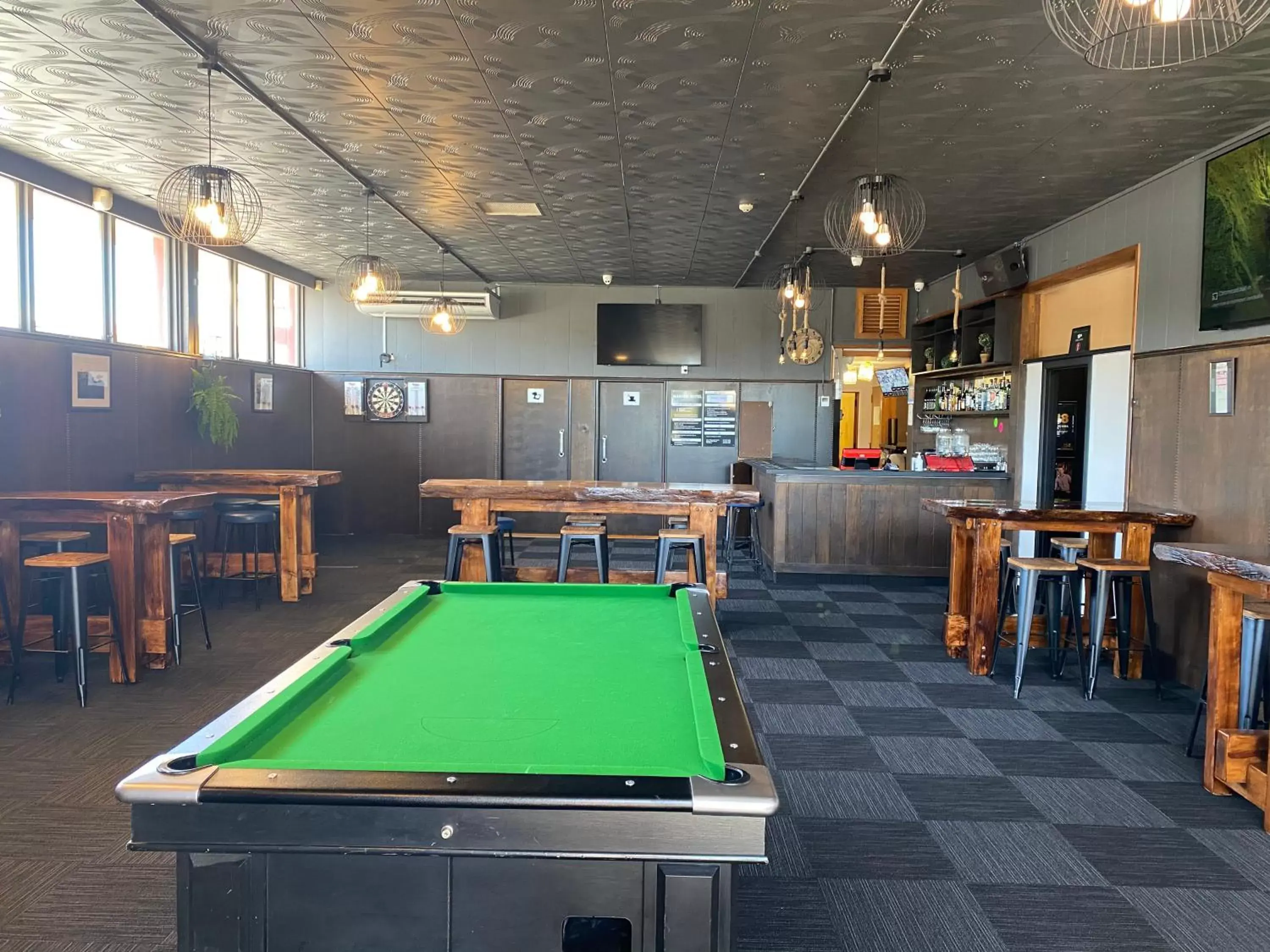 Lounge or bar, Billiards in Masonic Hotel