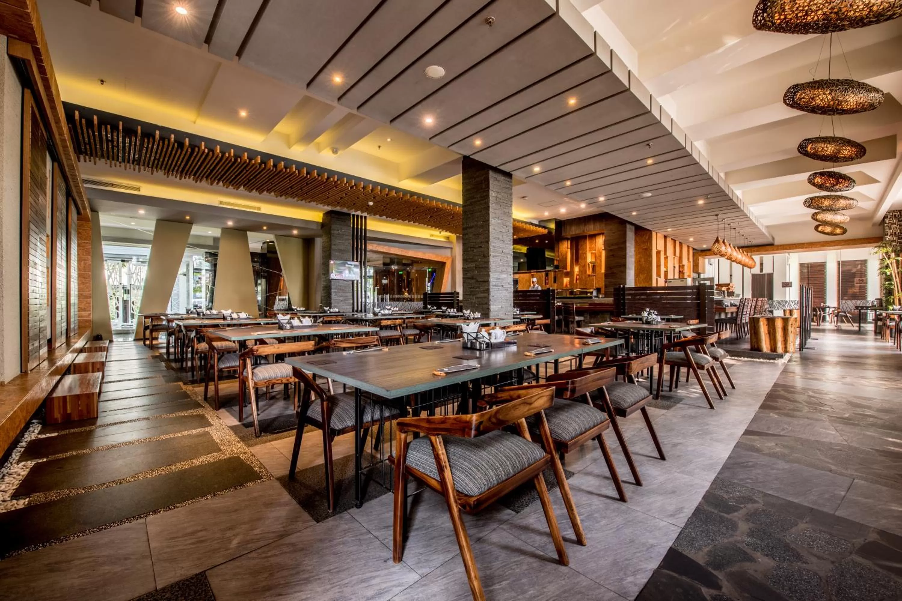 Restaurant/places to eat in Holiday Inn Cikarang Jababeka by IHG