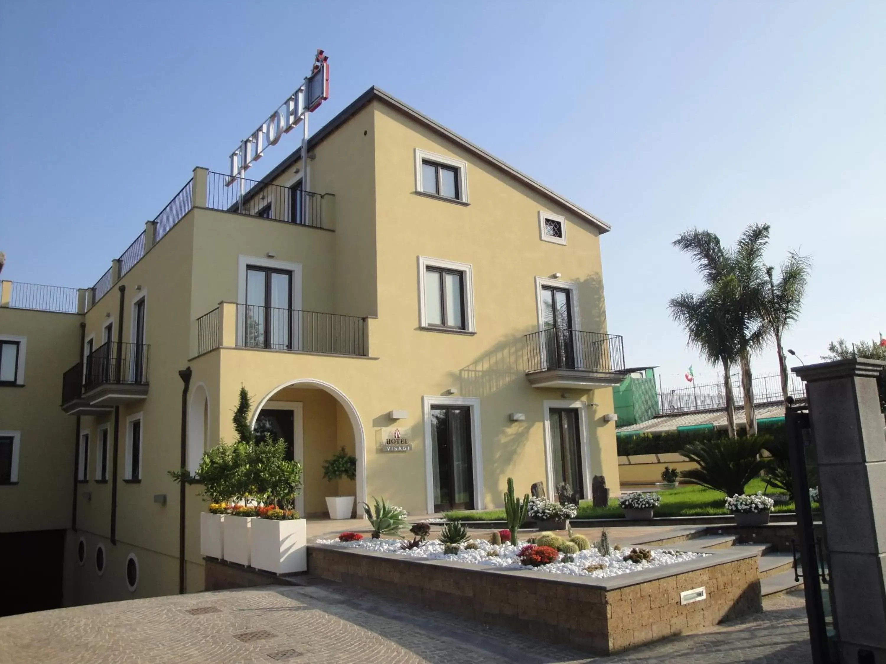 Facade/entrance, Property Building in Hotel Visagi