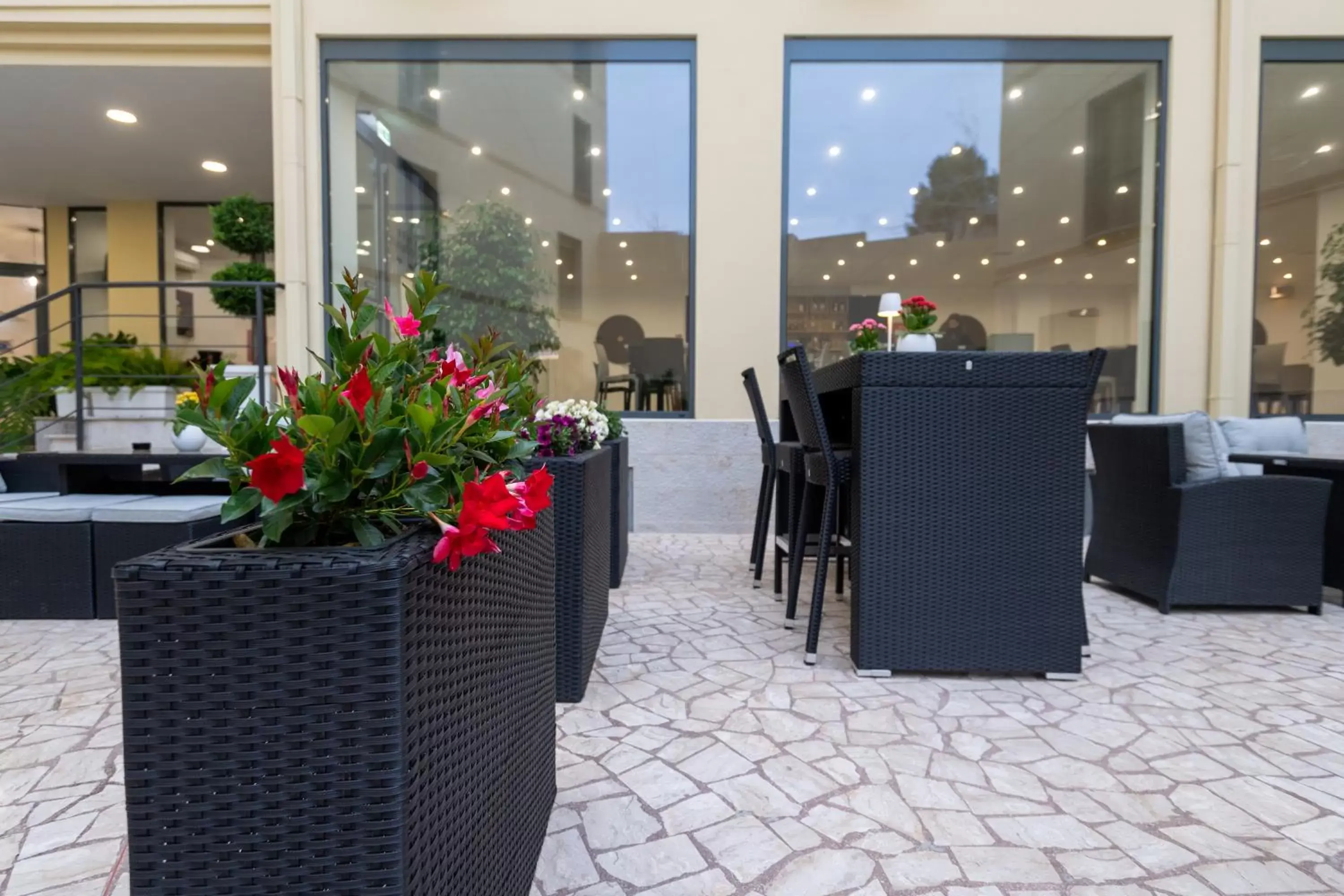 Inner courtyard view, Restaurant/Places to Eat in Hotel Auditorium