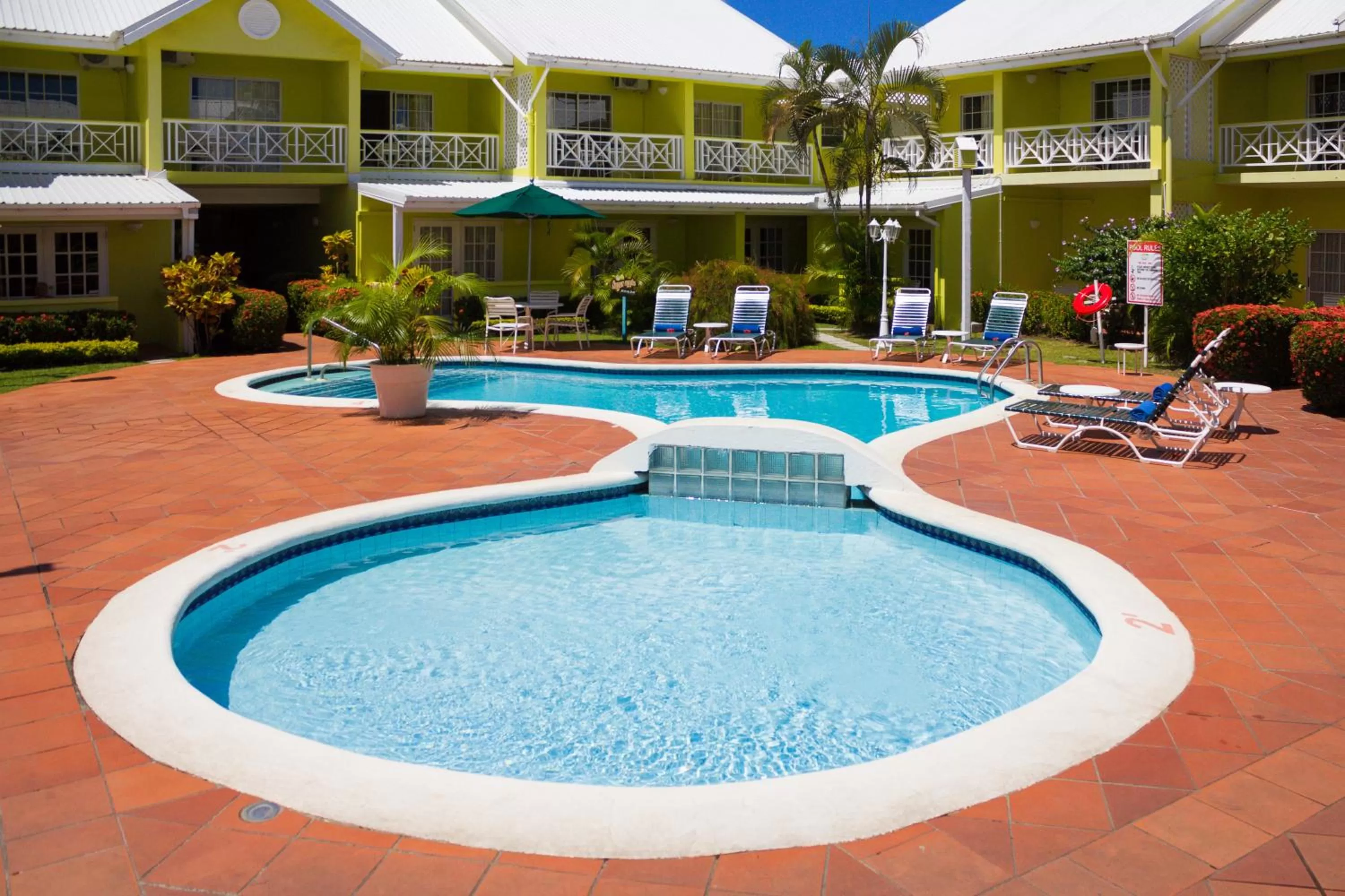 Swimming pool in Bay Gardens Hotel