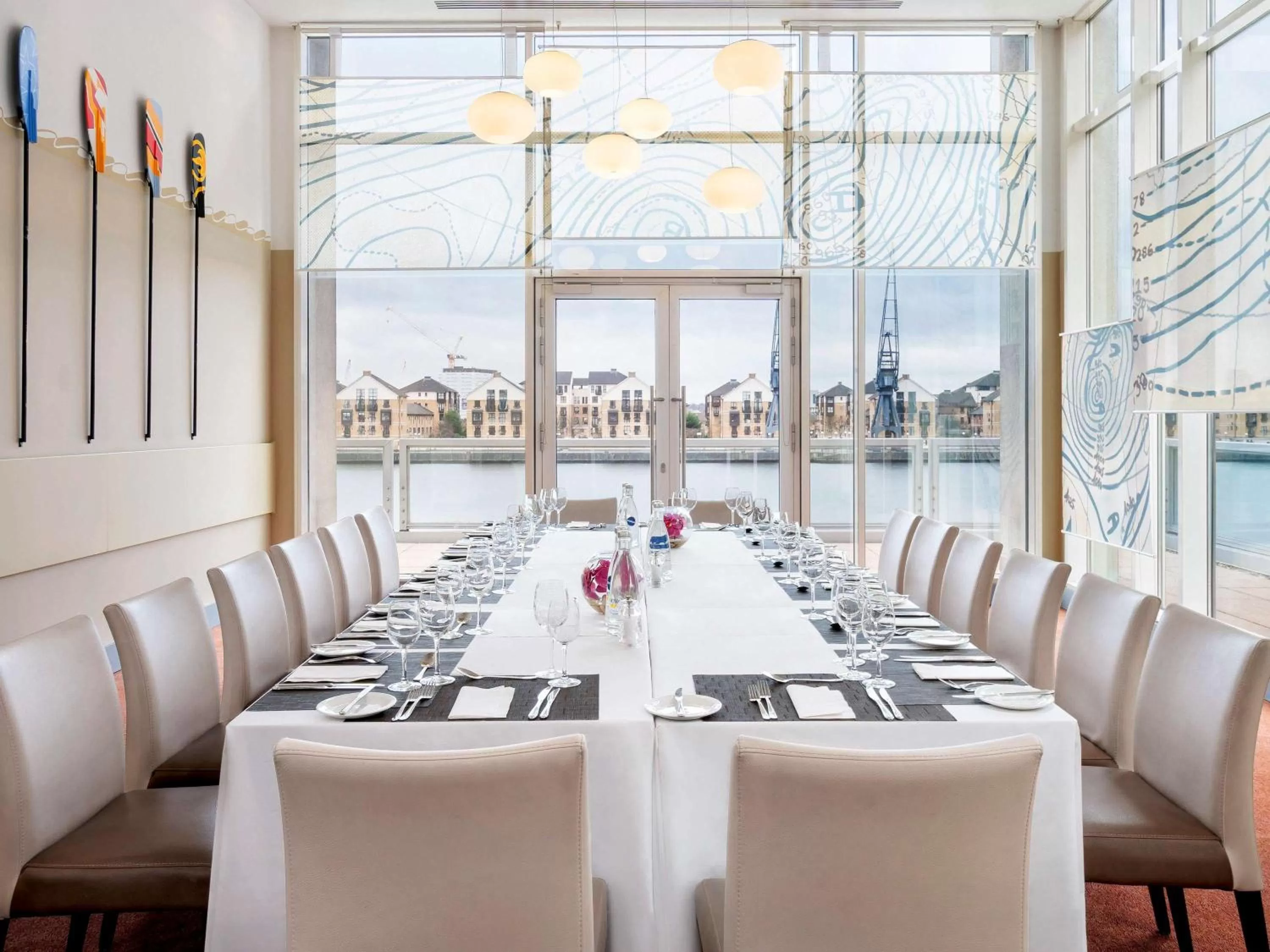 Restaurant/places to eat in Novotel London Excel