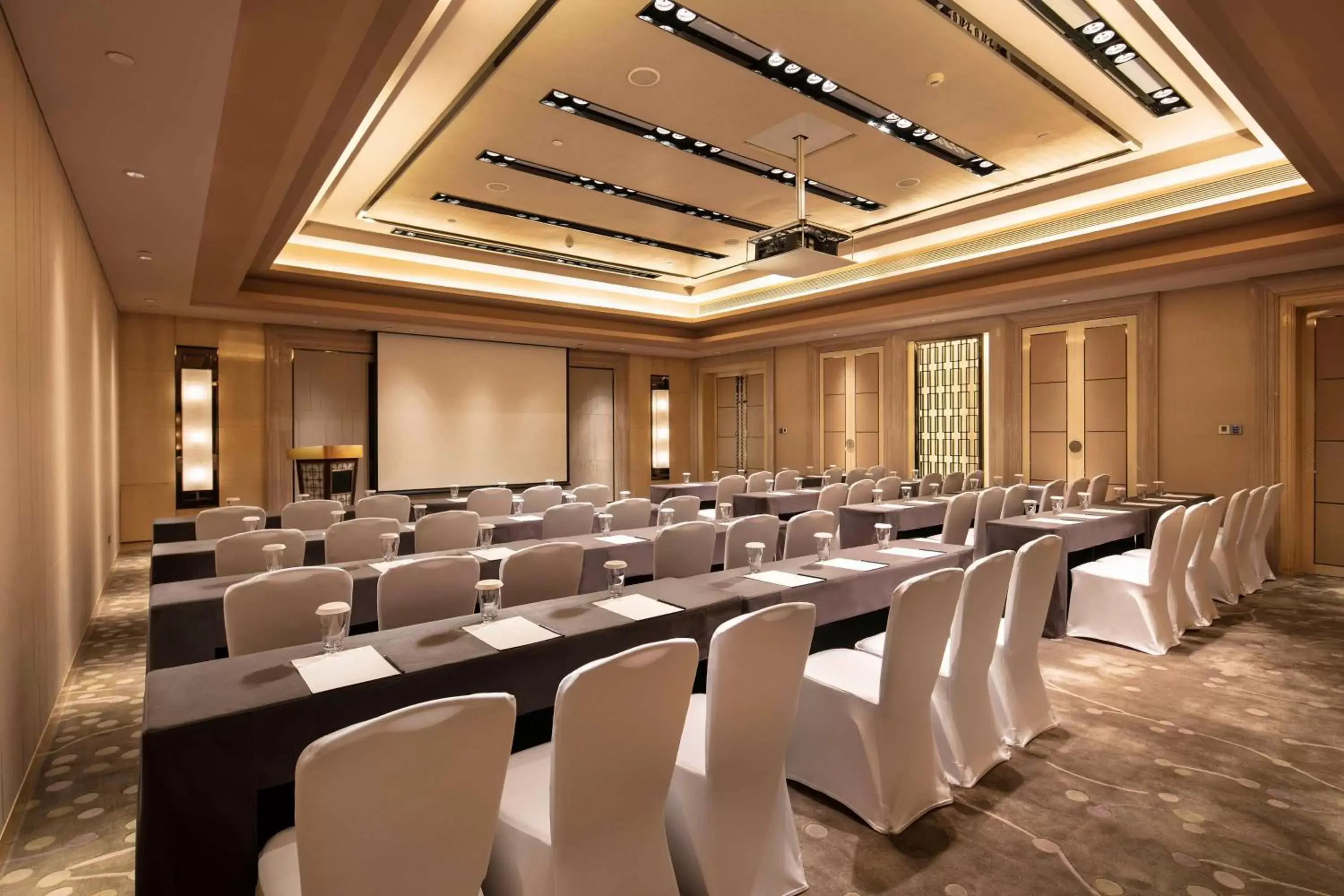 Meeting/conference room in Hilton Dalian