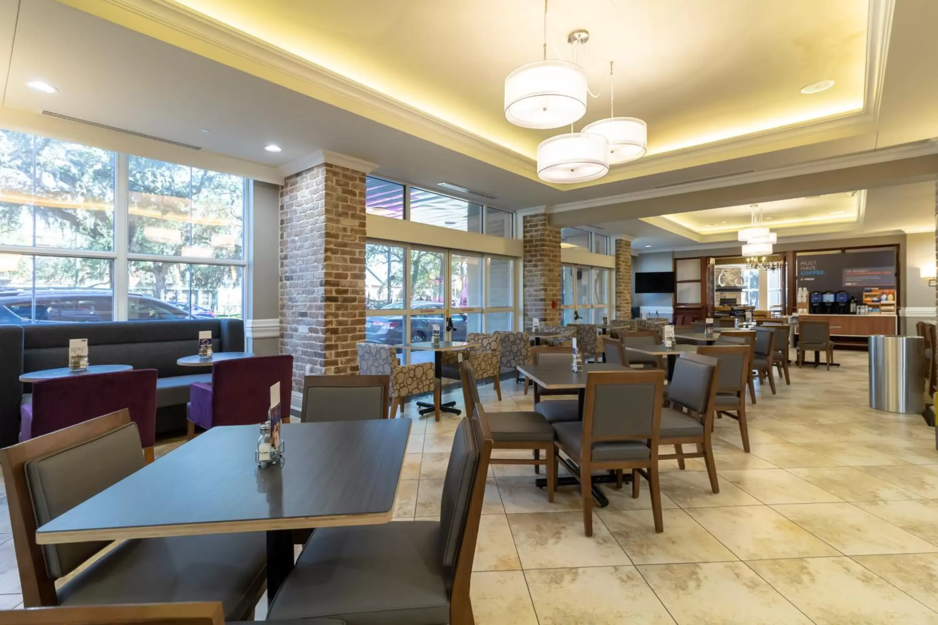 Breakfast, Restaurant/Places to Eat in Holiday Inn Express Savannah - Historic District, an IHG Hotel