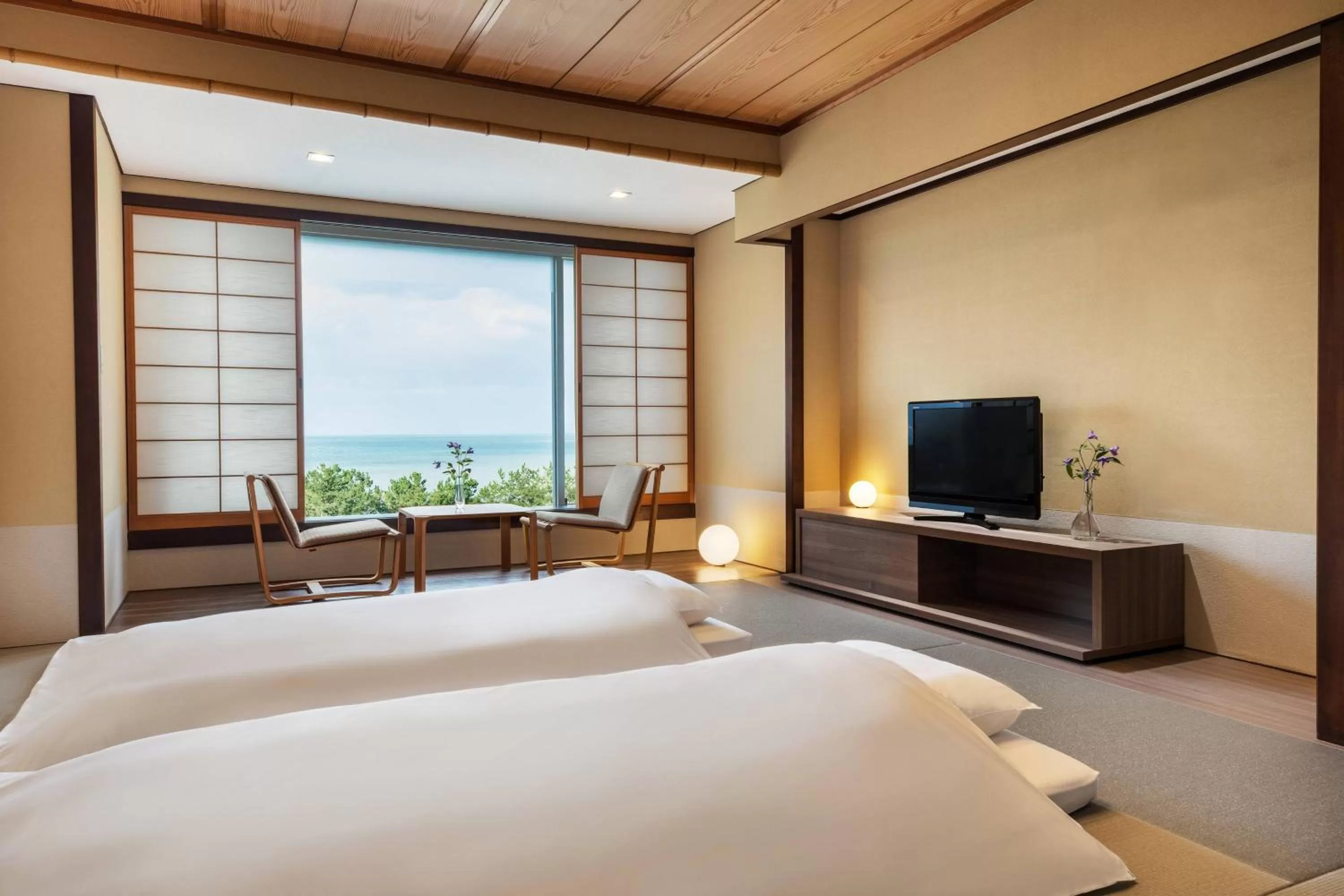 Photo of the whole room, Bed in Lake Biwa Marriott Hotel