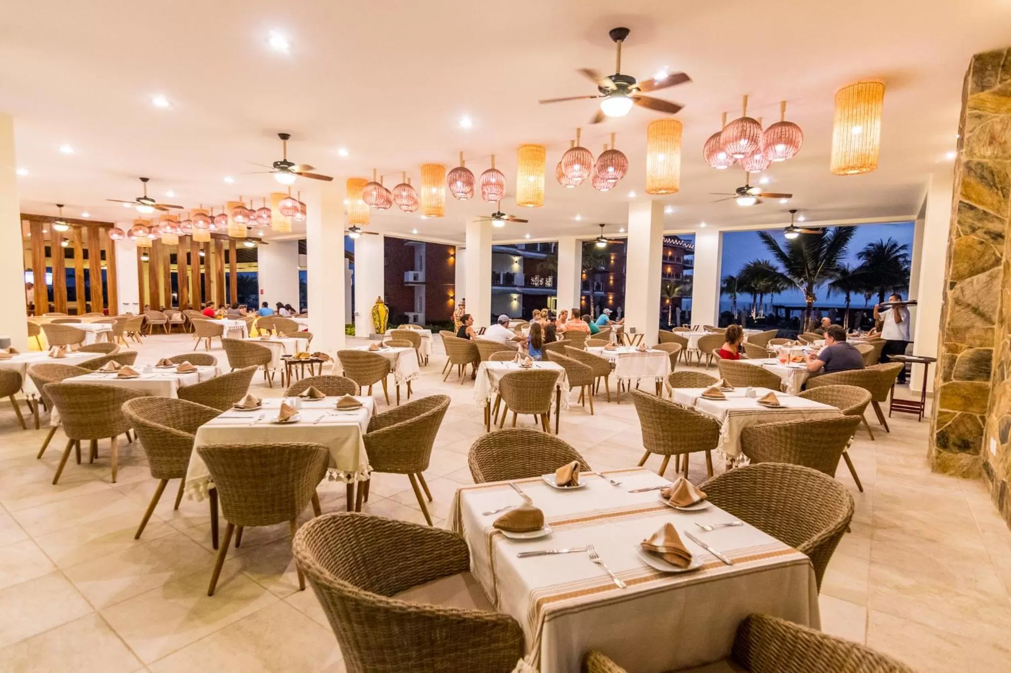 Restaurant/places to eat in Vivo Resorts