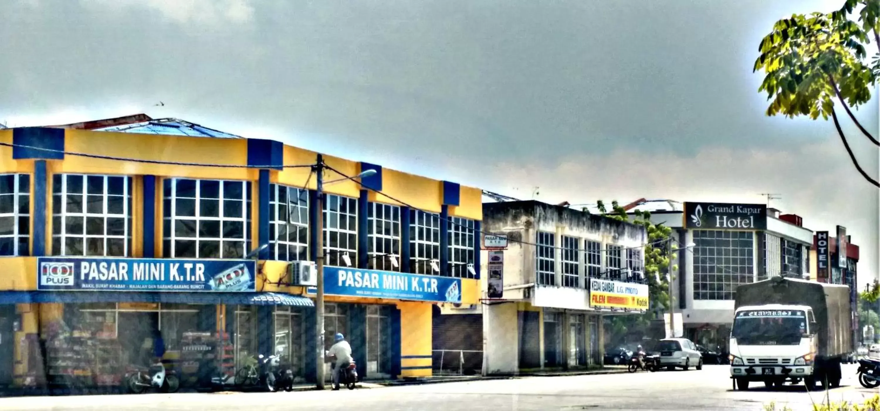 On-site shops, Property Building in Grand Kapar Hotel Kuala Selangor