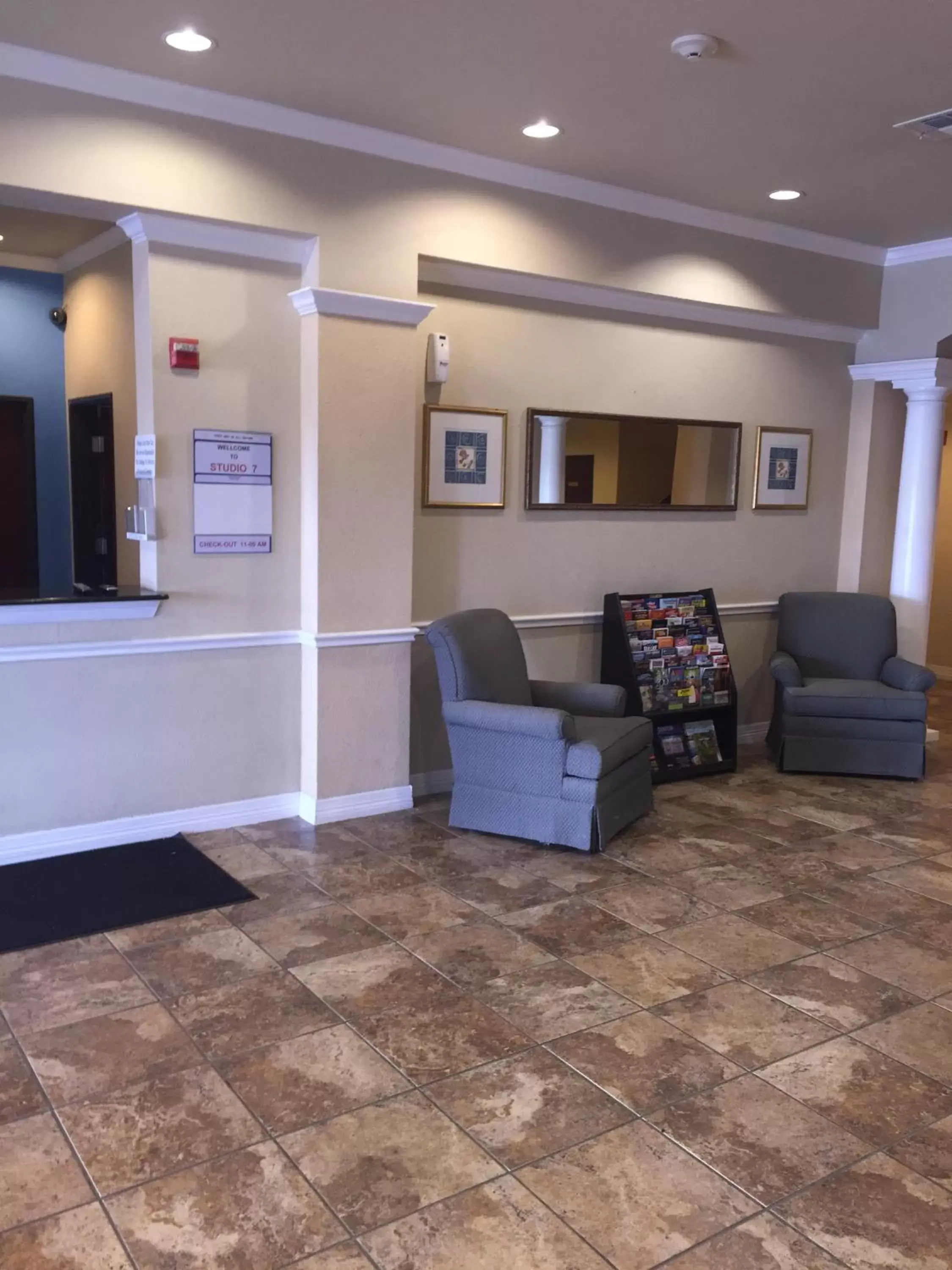 Lobby or reception, Seating Area in Studio 7 Harker Heights