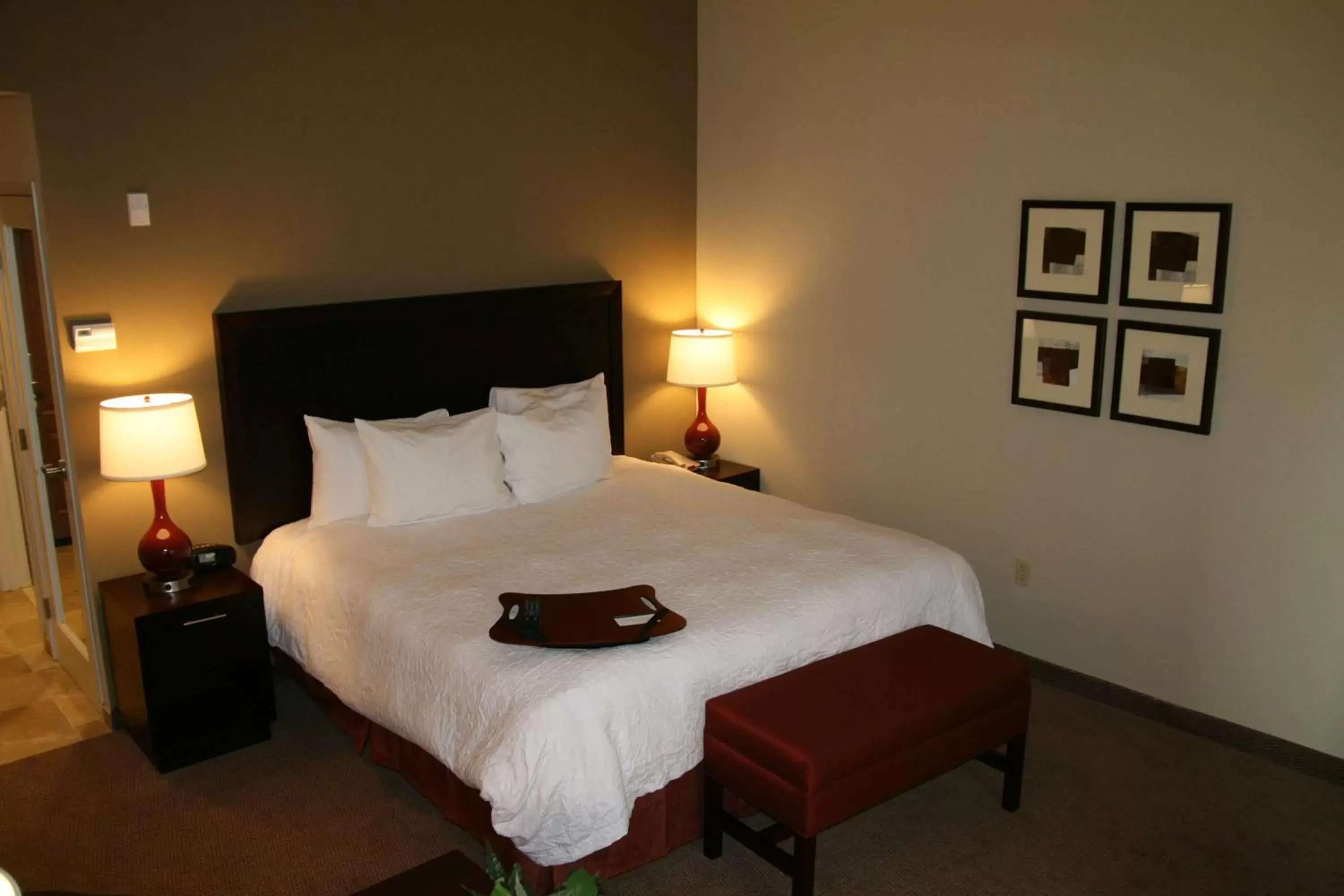 Bed in Hampton Inn & Suites Phoenix/Gilbert