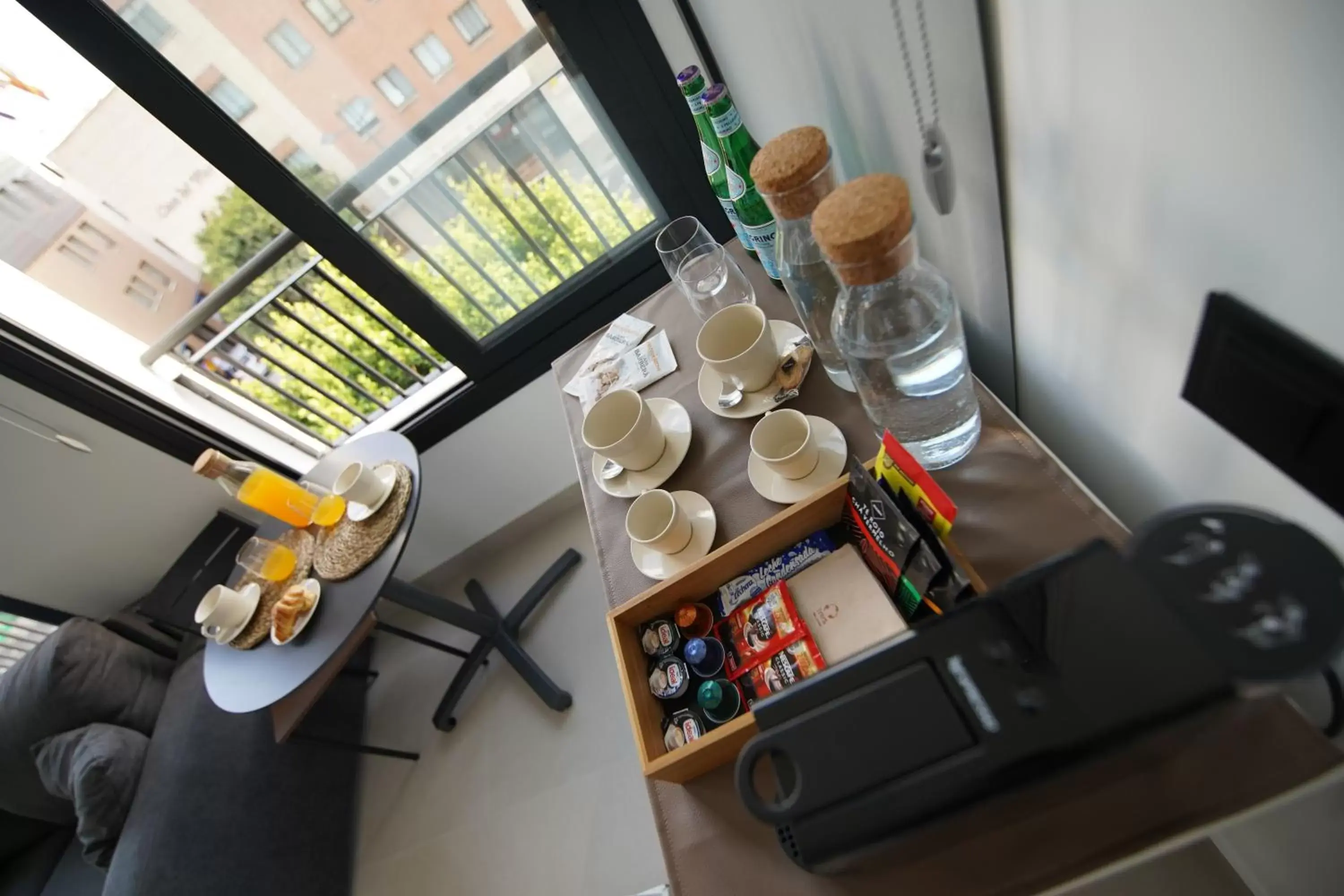 Coffee/tea facilities in Suites Puerto Valencia