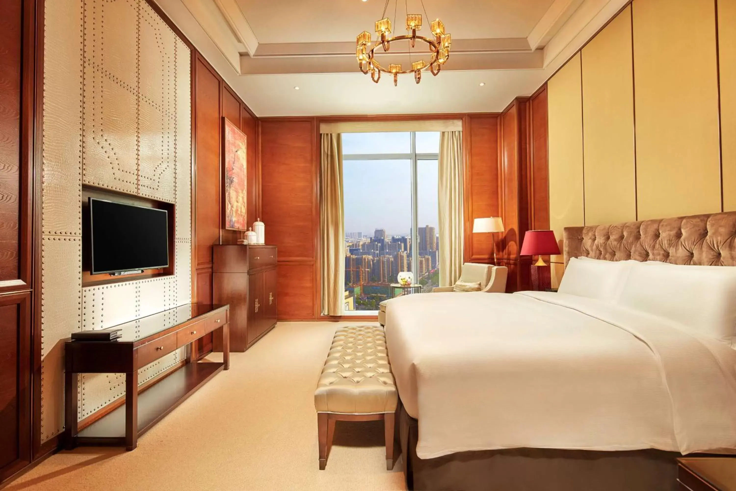 Bed in DoubleTree by Hilton Hangzhou East