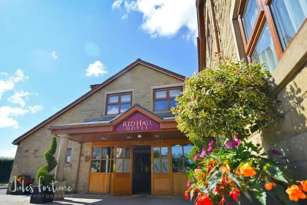 Facade/entrance in Red Hall Hotel