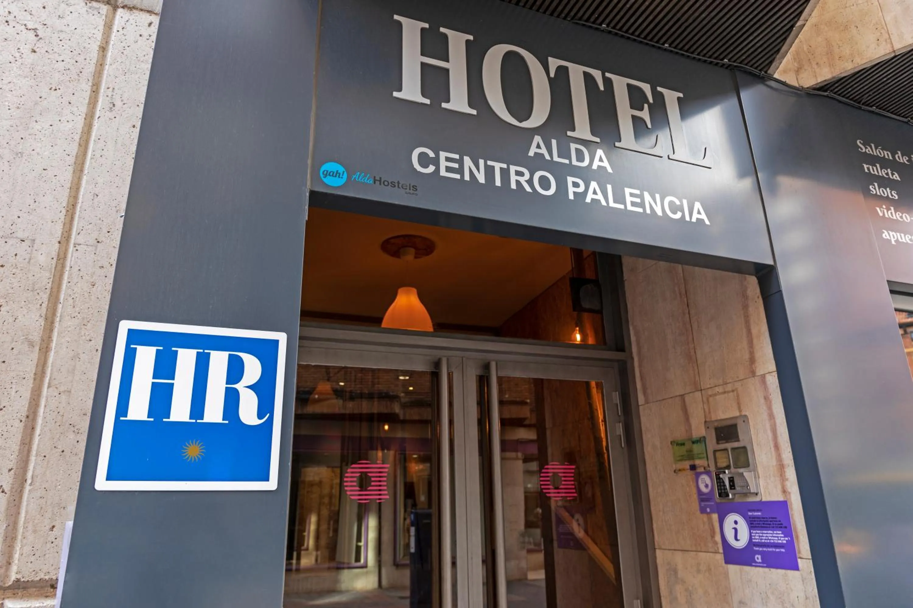 Facade/entrance in Hotel Alda Centro Palencia